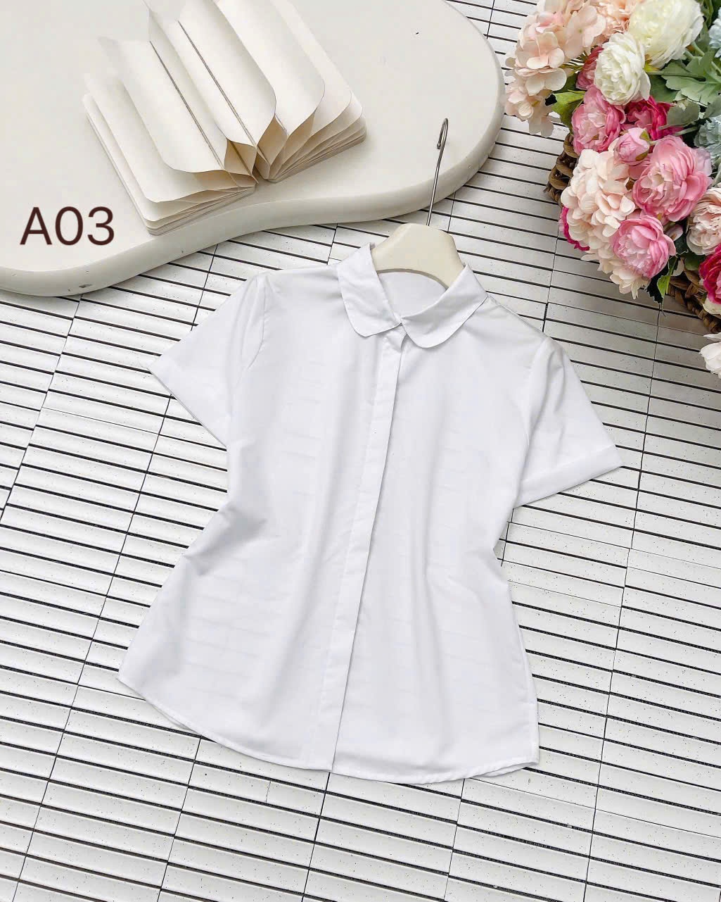 A03 áo trắng cổ sen
