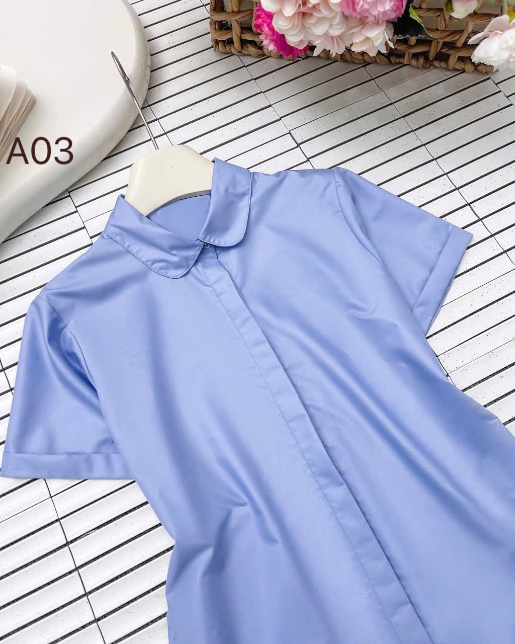 A03 áo trắng cổ sen