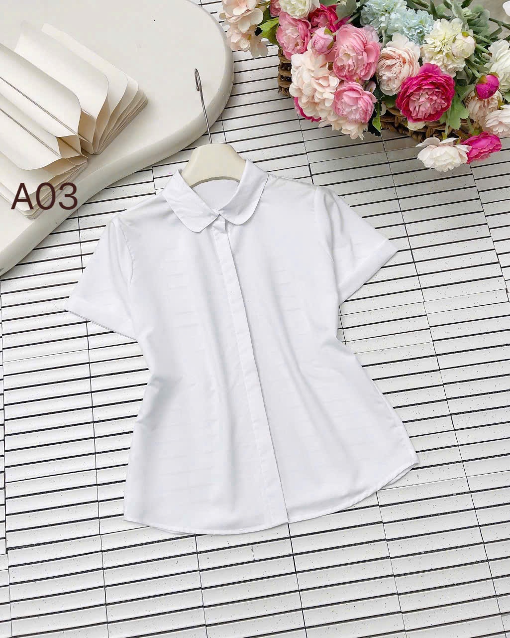 A03 áo trắng cổ sen