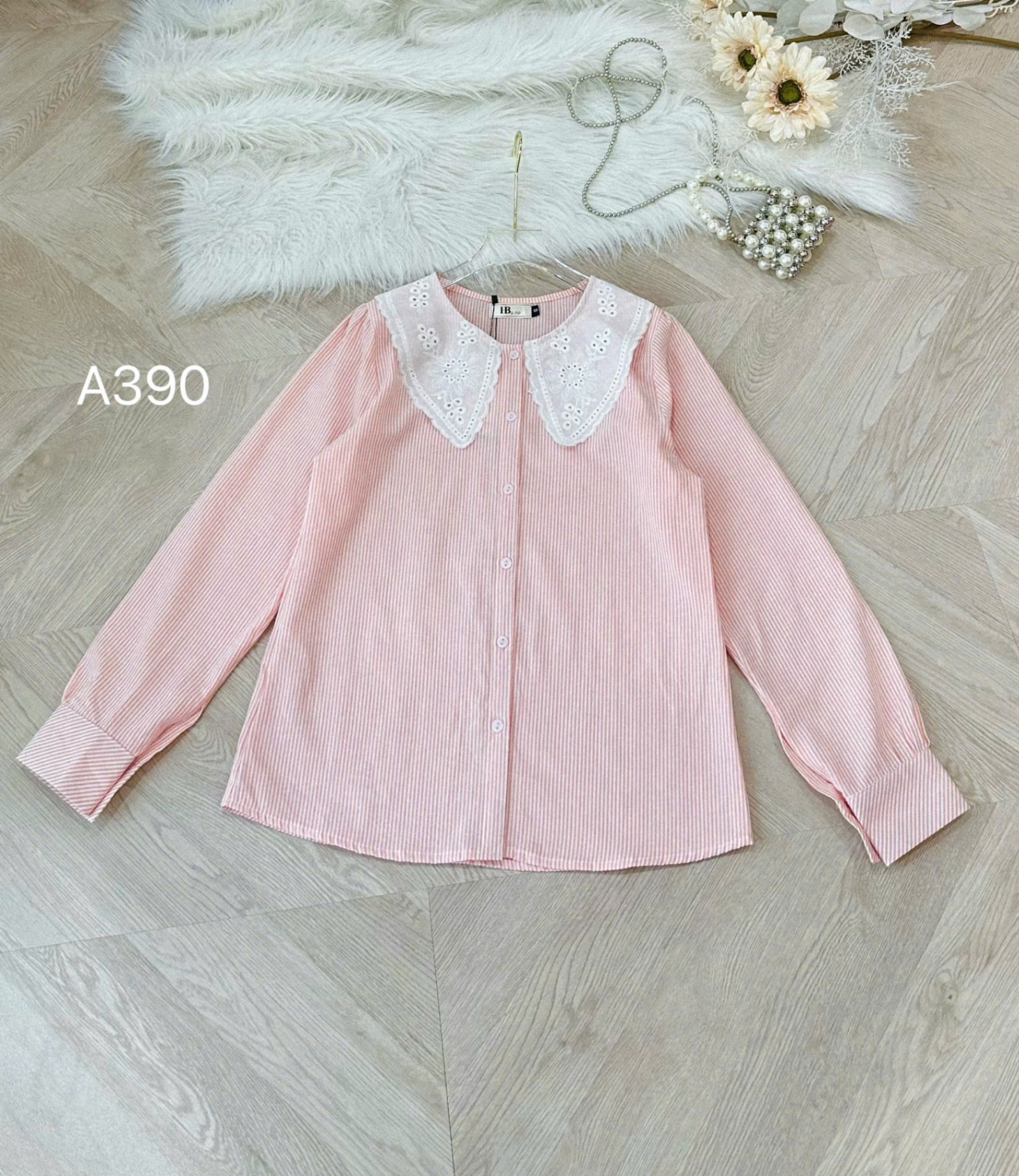 A390 áo kẻ nhỏ cổ ren dài tay