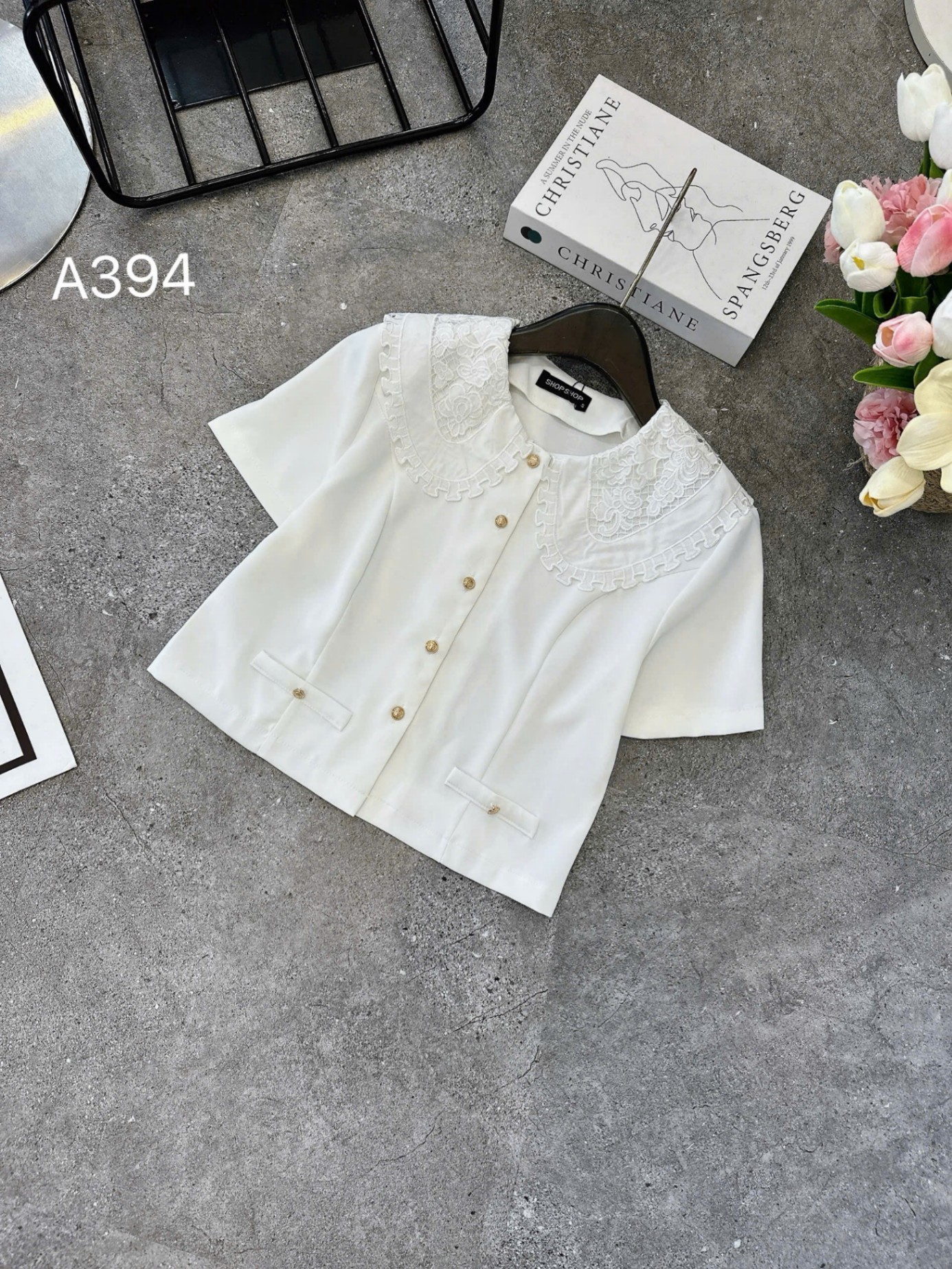 A394 áo kí giả cổ hoa ren