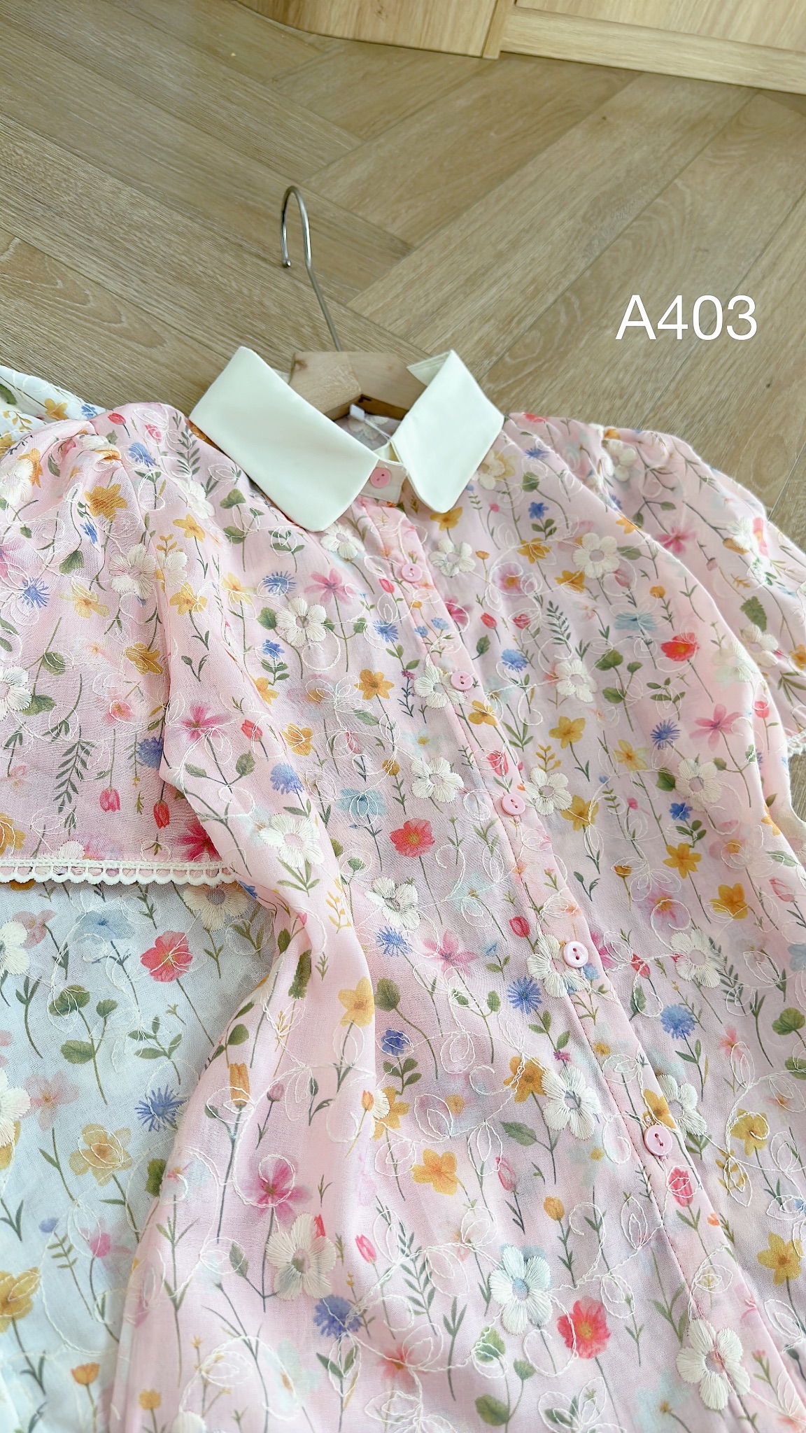 A403 áo ren hoa sắc màu