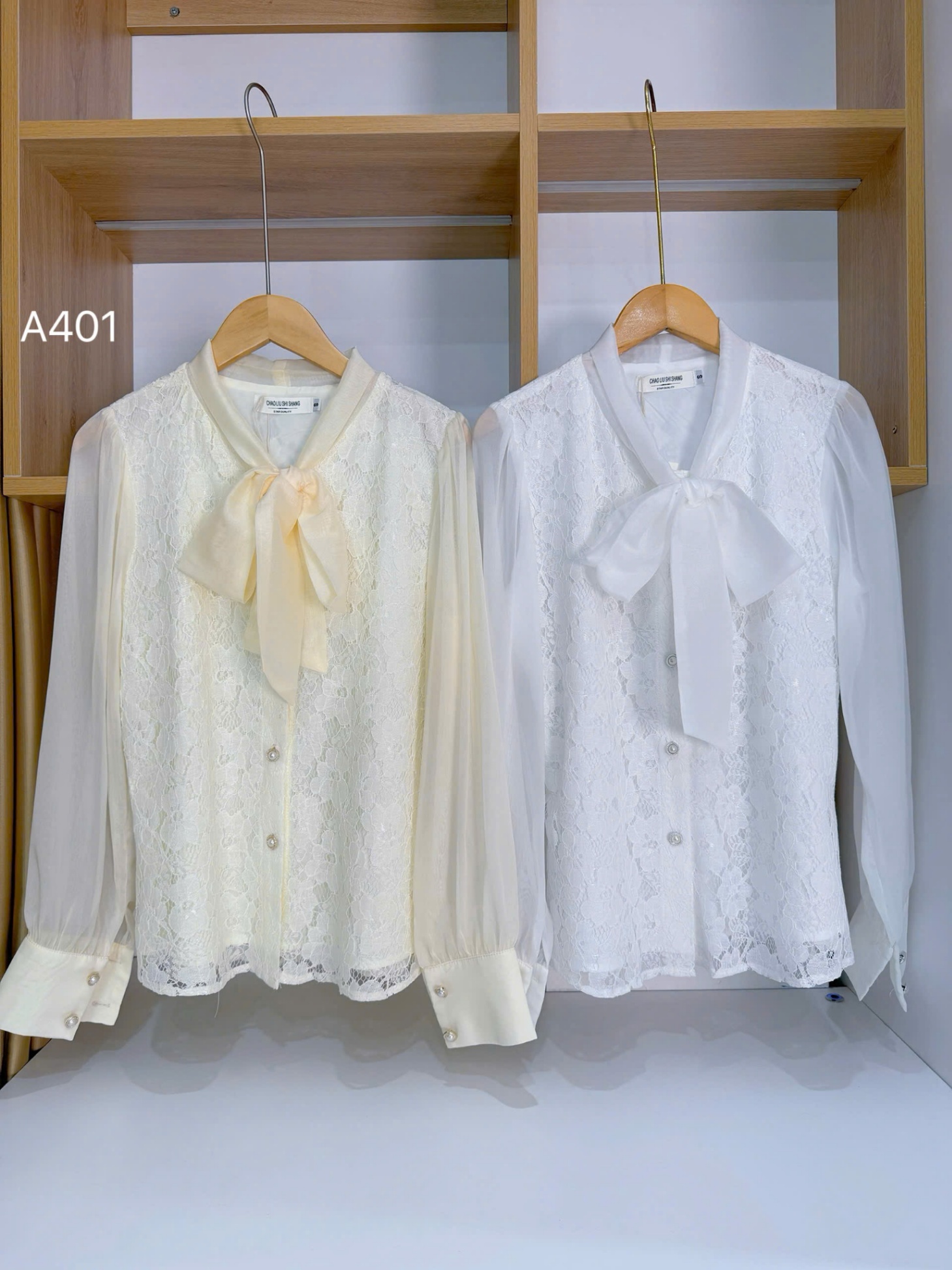 A401 Áo sơ mi ren cổ nơ cúc ngọc