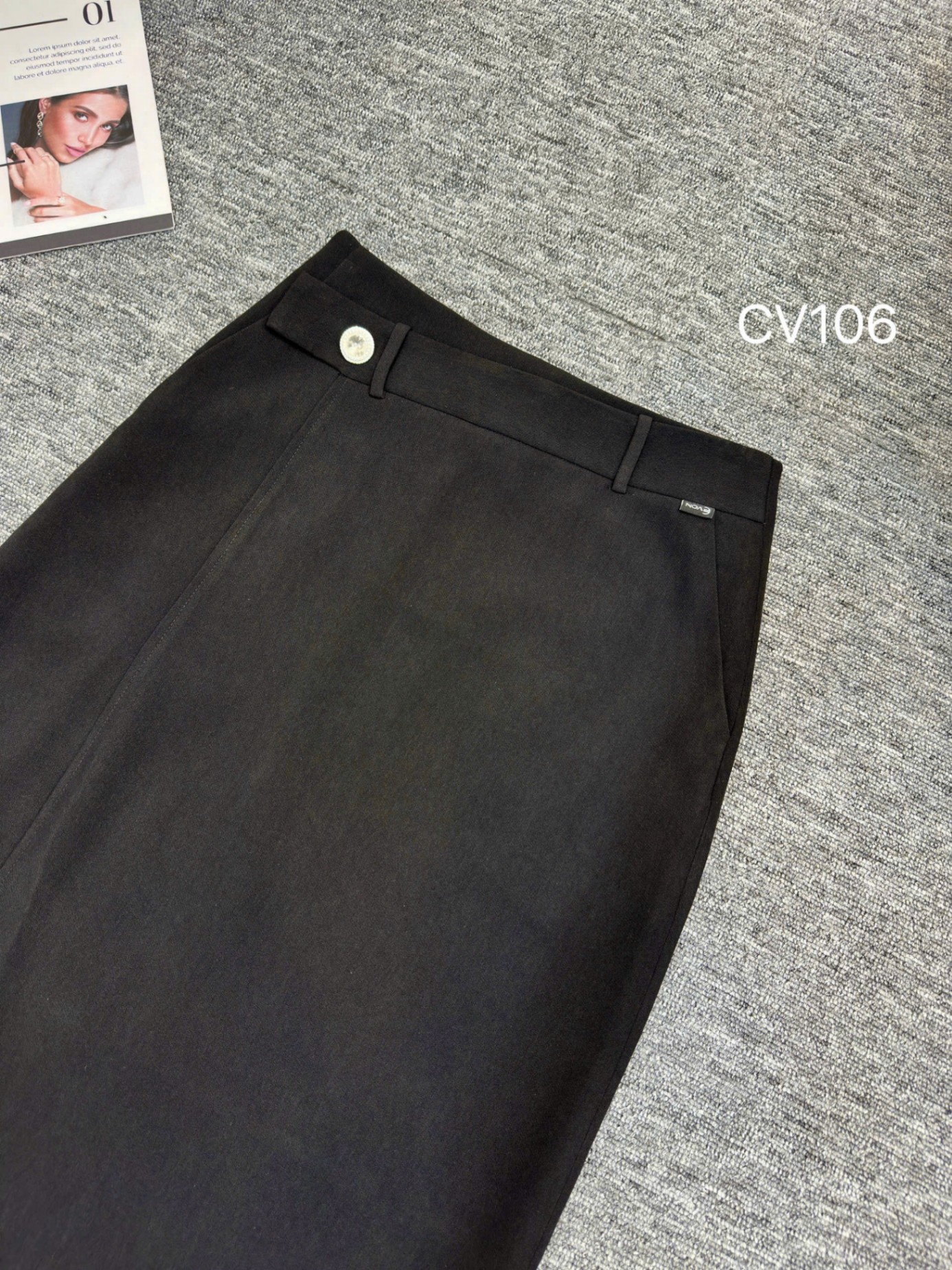 CV106 chân váy xẻ trước 1 cúc
