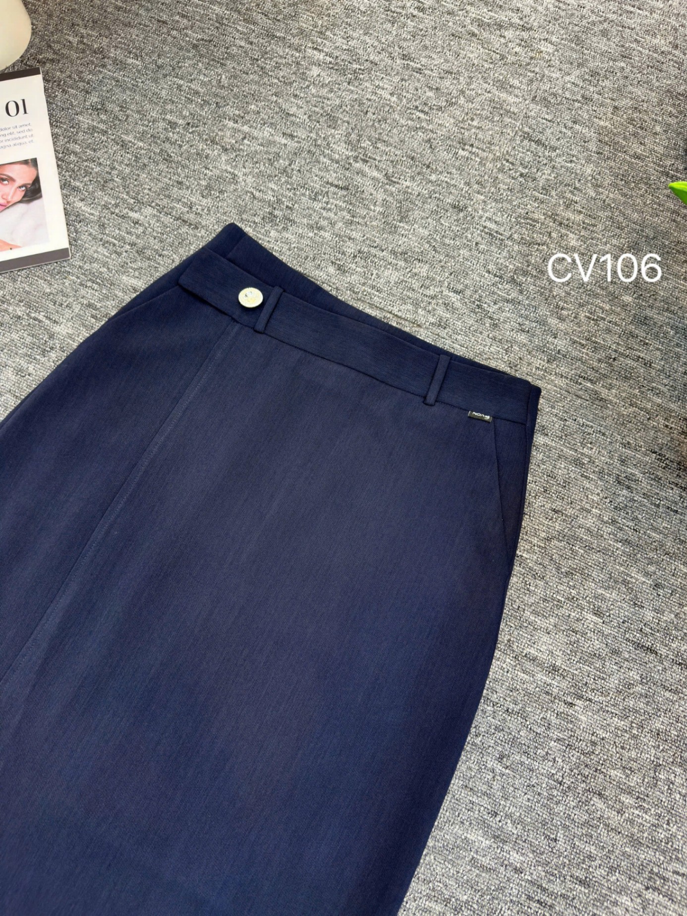 CV106 chân váy xẻ trước 1 cúc