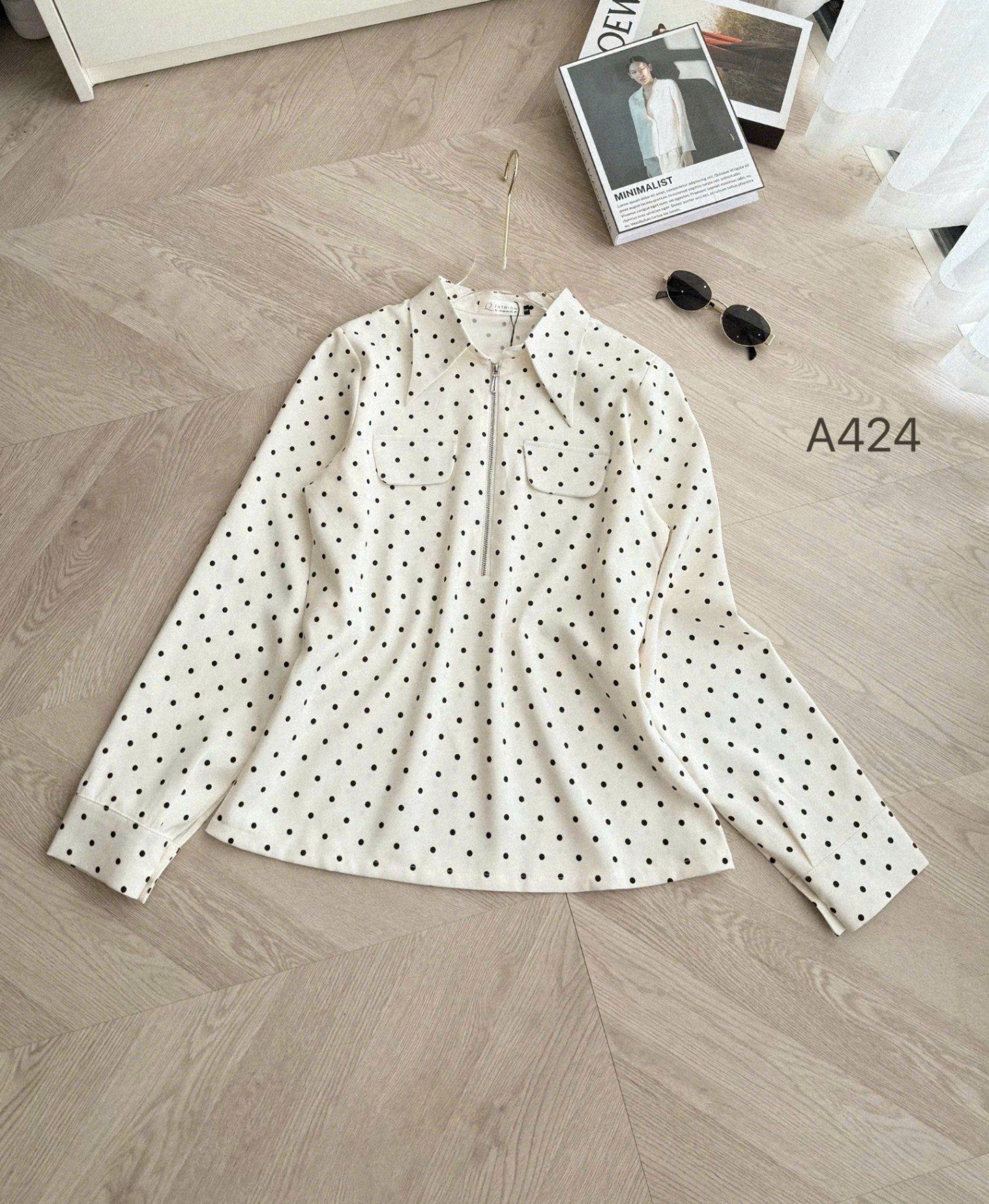 A424 áo chấm bi khóa ngực