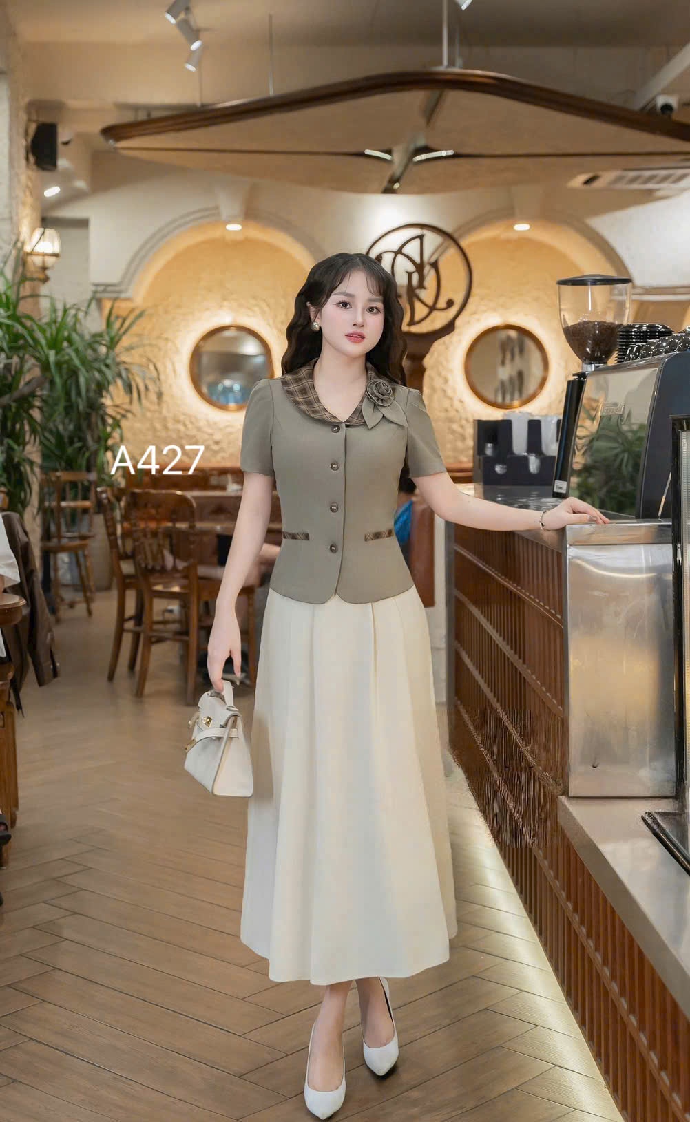 A427 áo kí giả cổ kẻ phối hoa