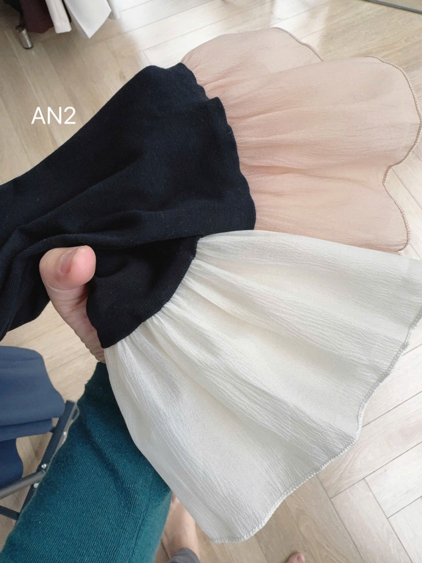 AN2 áo tay bèo cổ nơ