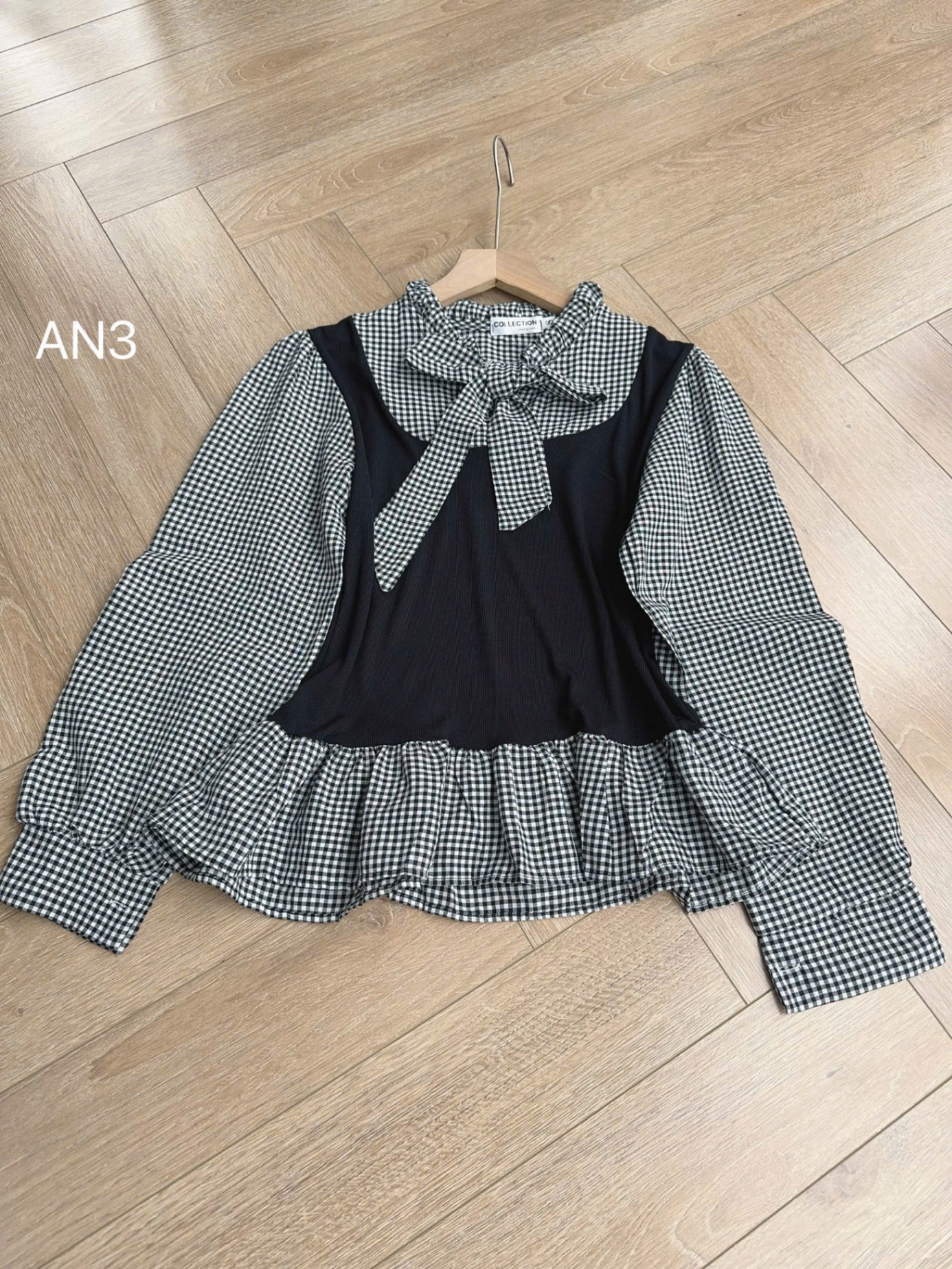 AN3 áo kẻ nơ cổ thân yếm