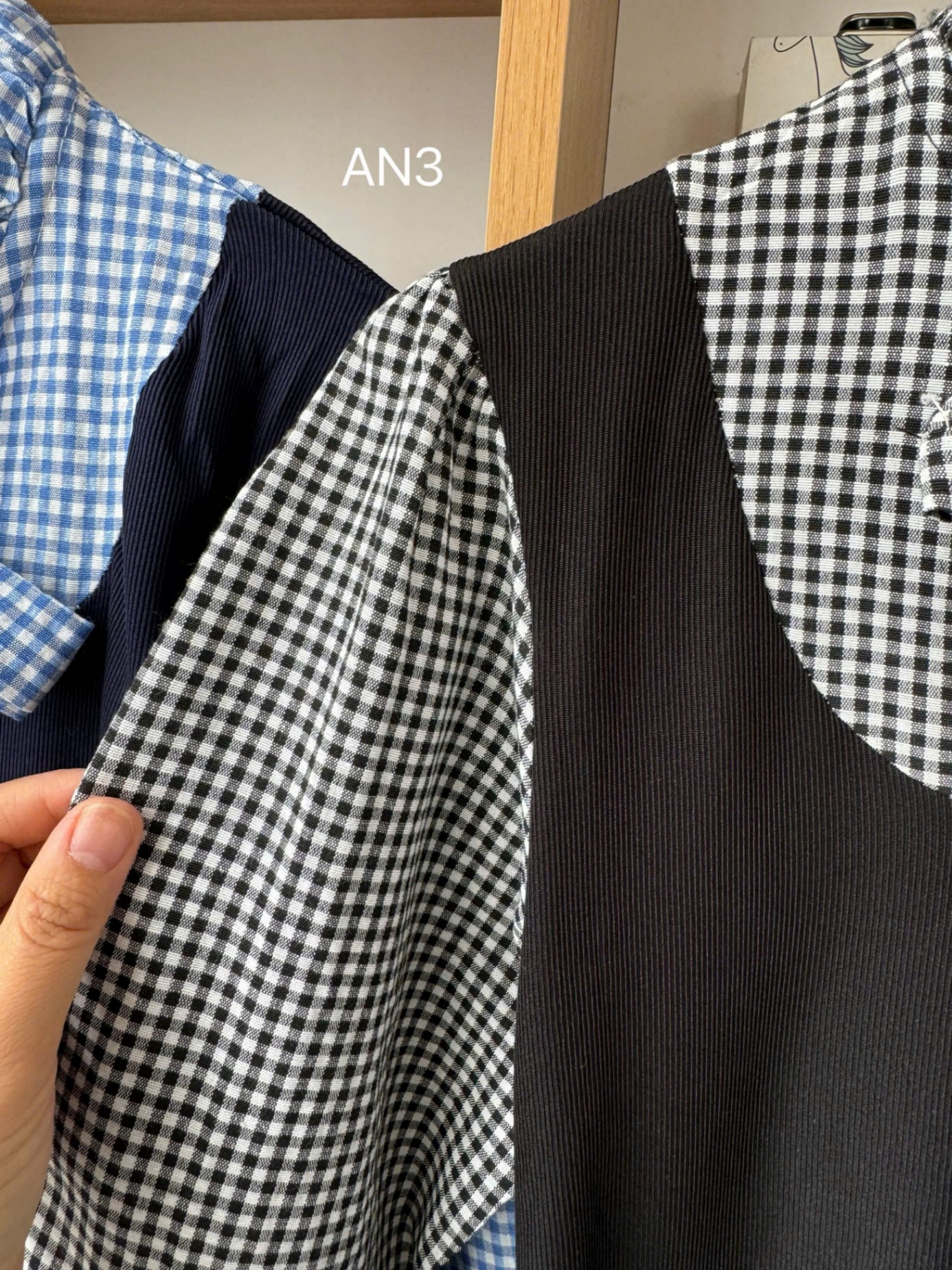 AN3 áo kẻ nơ cổ thân yếm