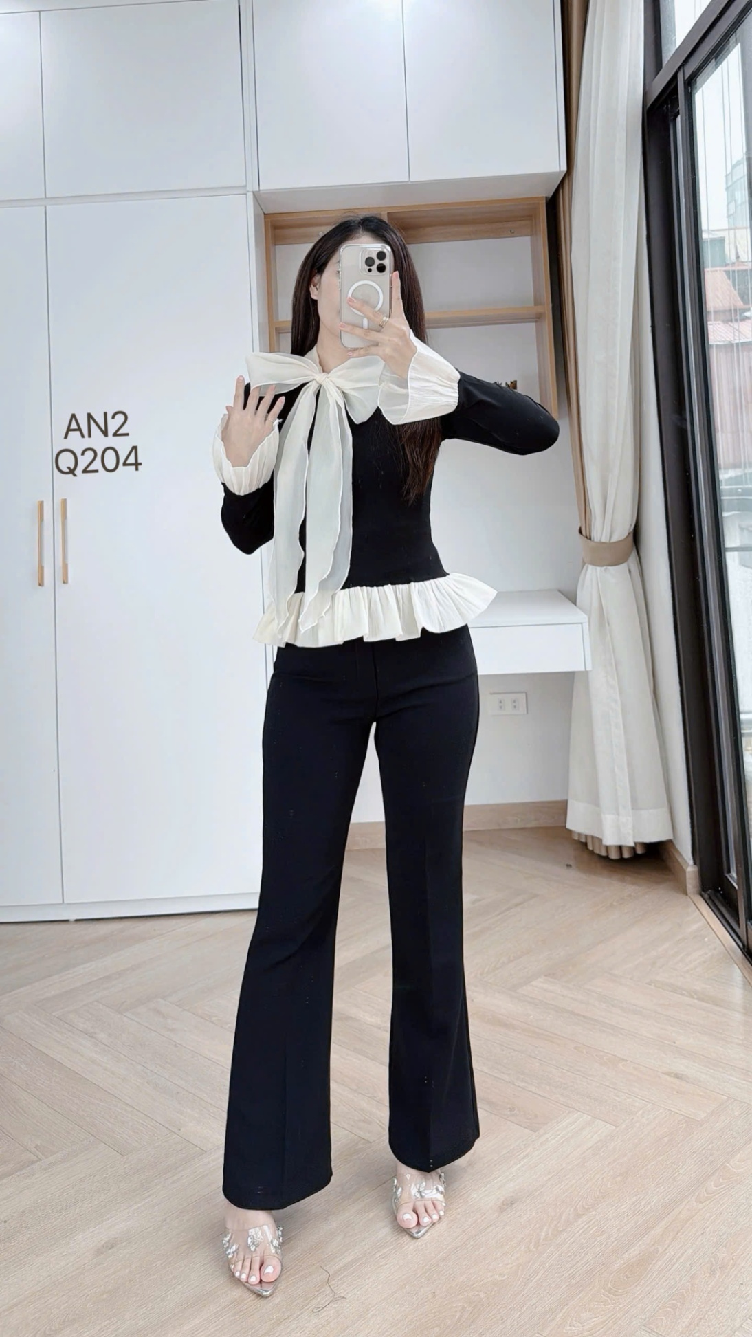 AN2 áo tay bèo cổ nơ