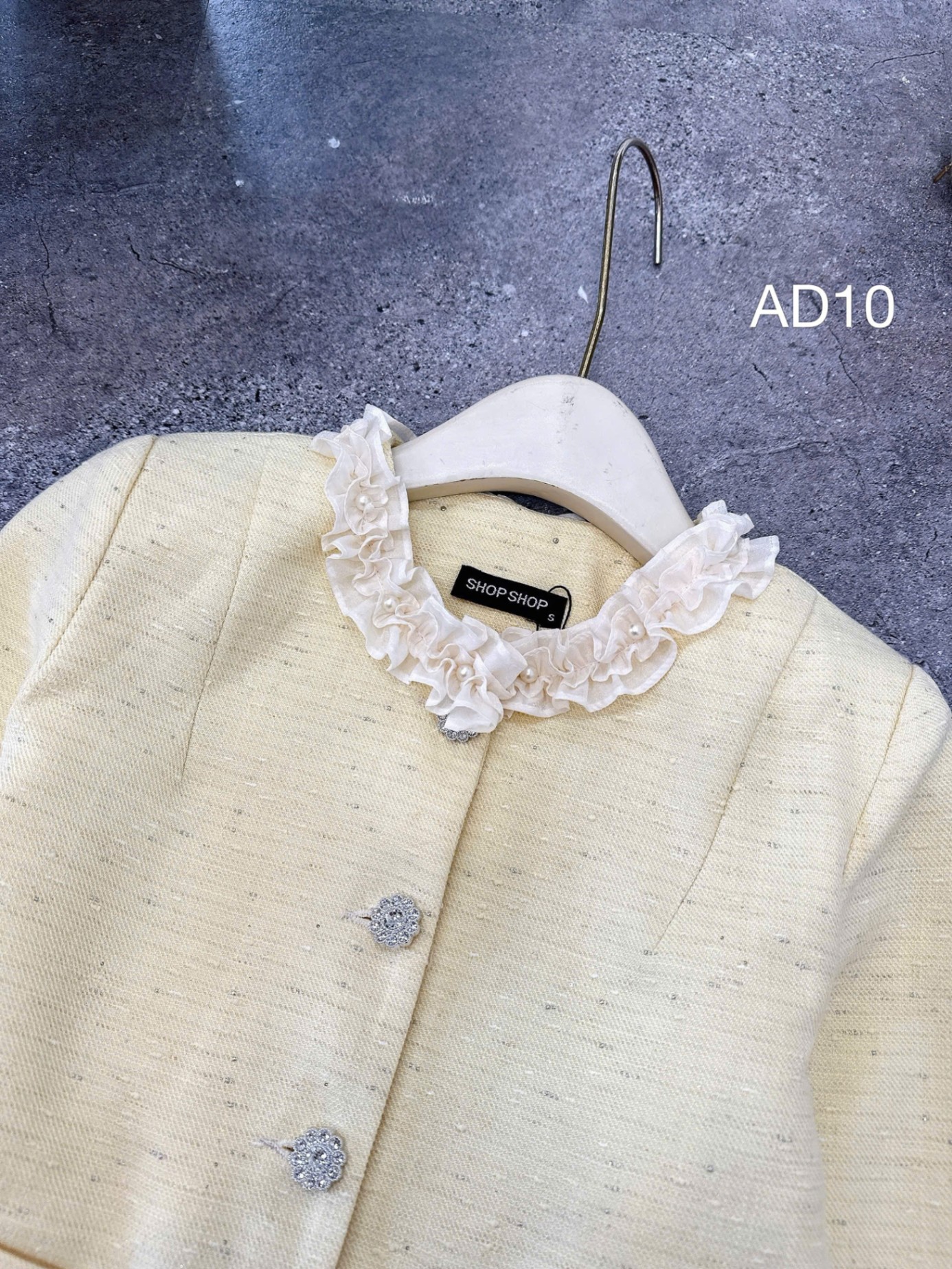 AD10 áo dạ viền cổ bèo