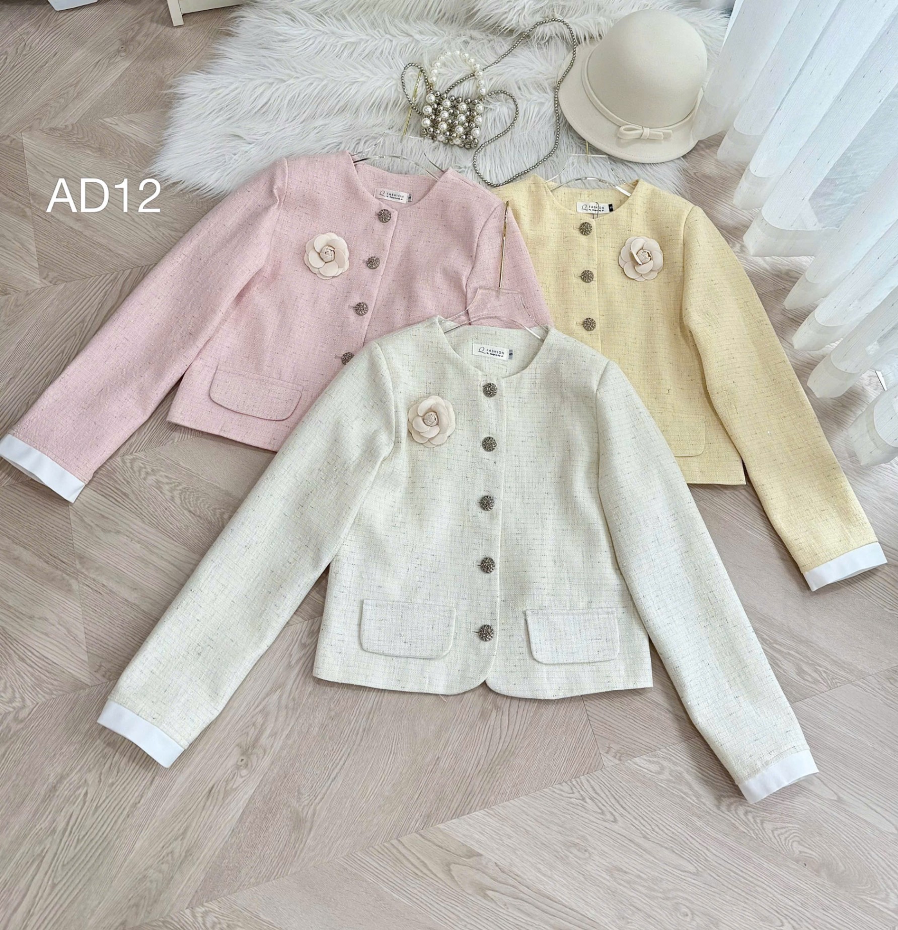 AD12 áo dạ hoa trà tay phối trắng