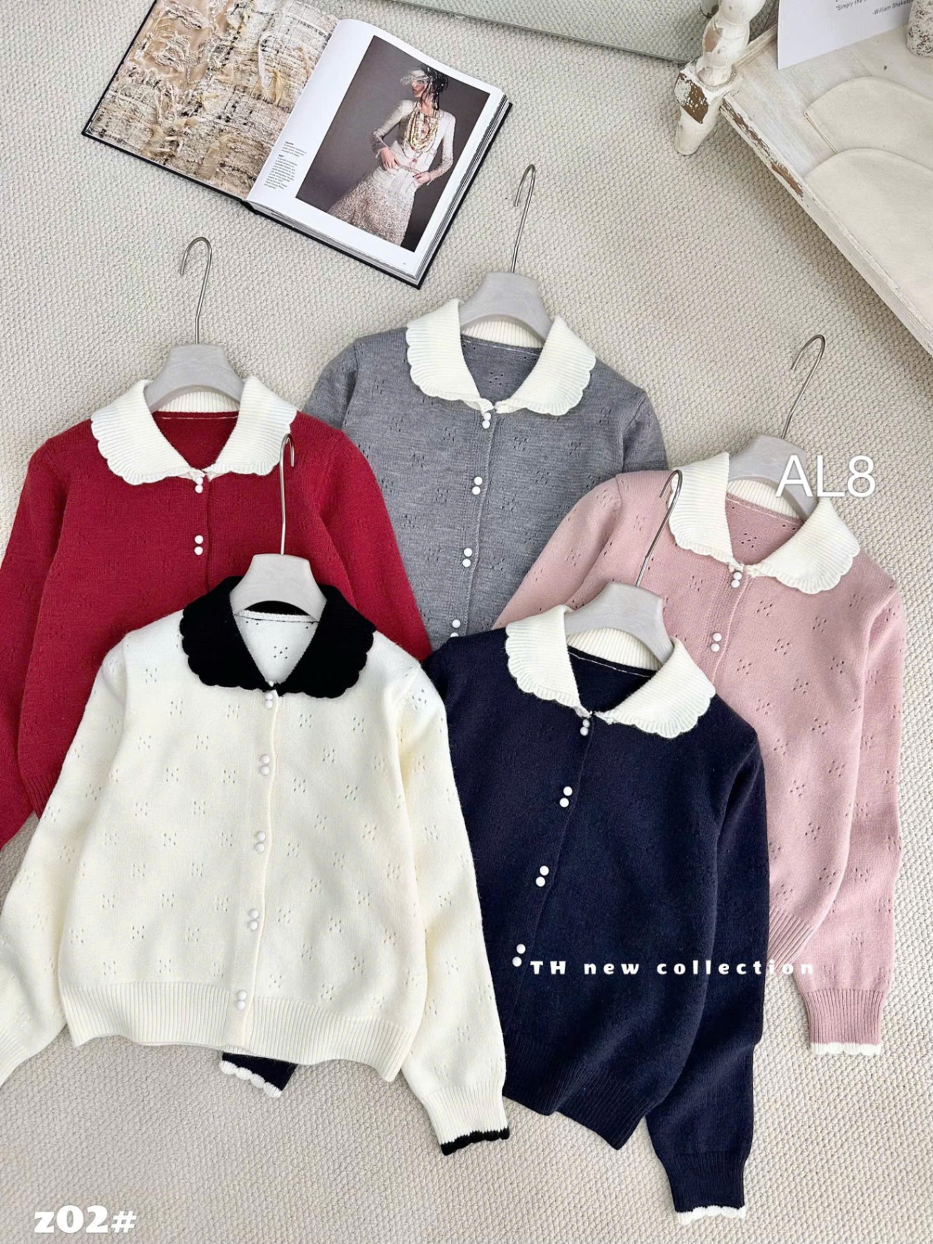 AL8 áo len cổ phối cúc ngọc