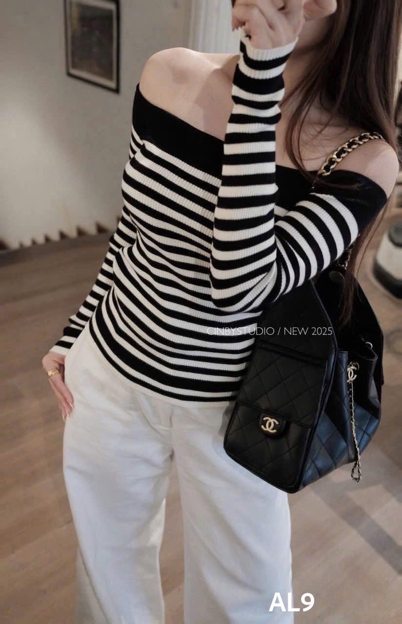 AL9 Áo len kẻ trễ vai