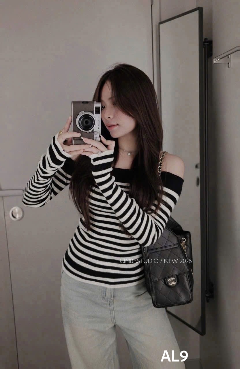 AL9 Áo len kẻ trễ vai