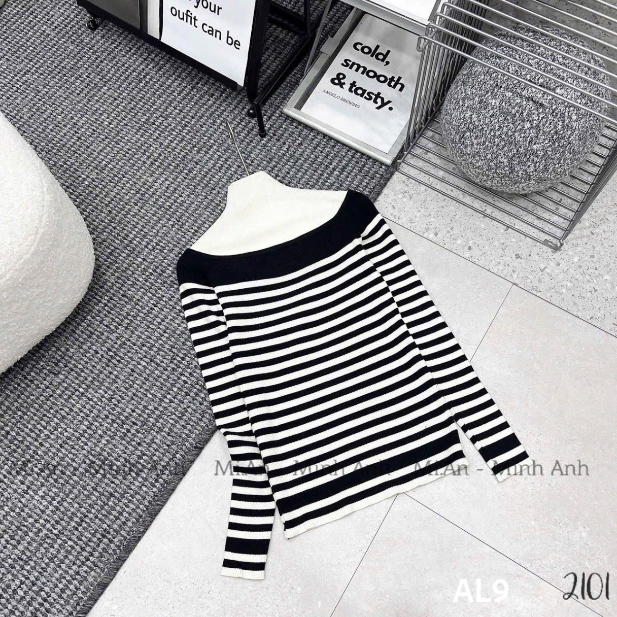 AL9 Áo len kẻ trễ vai