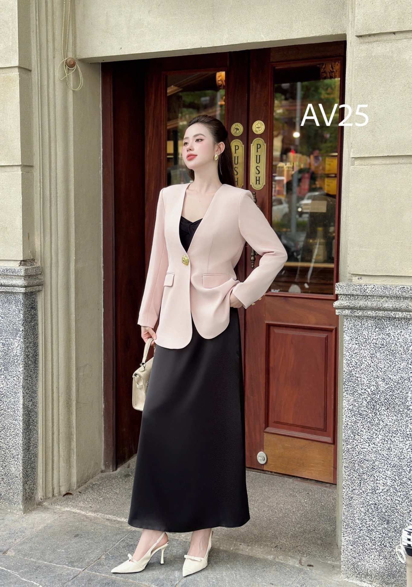 AV25 Áo vest cổ liền cúc lớn