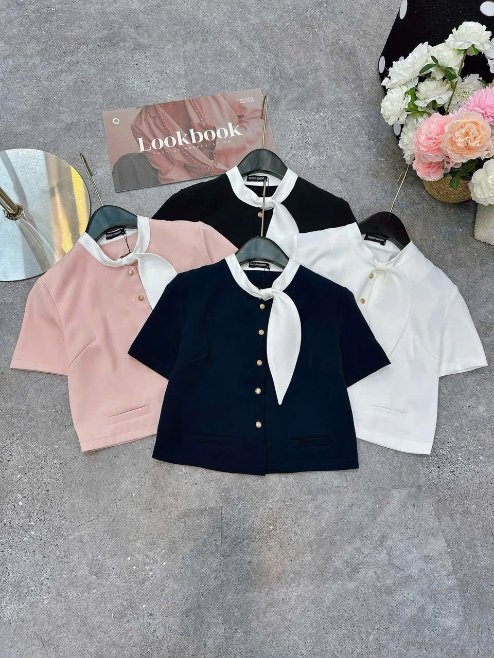 A399 Áo kí giả cổ lá trắng