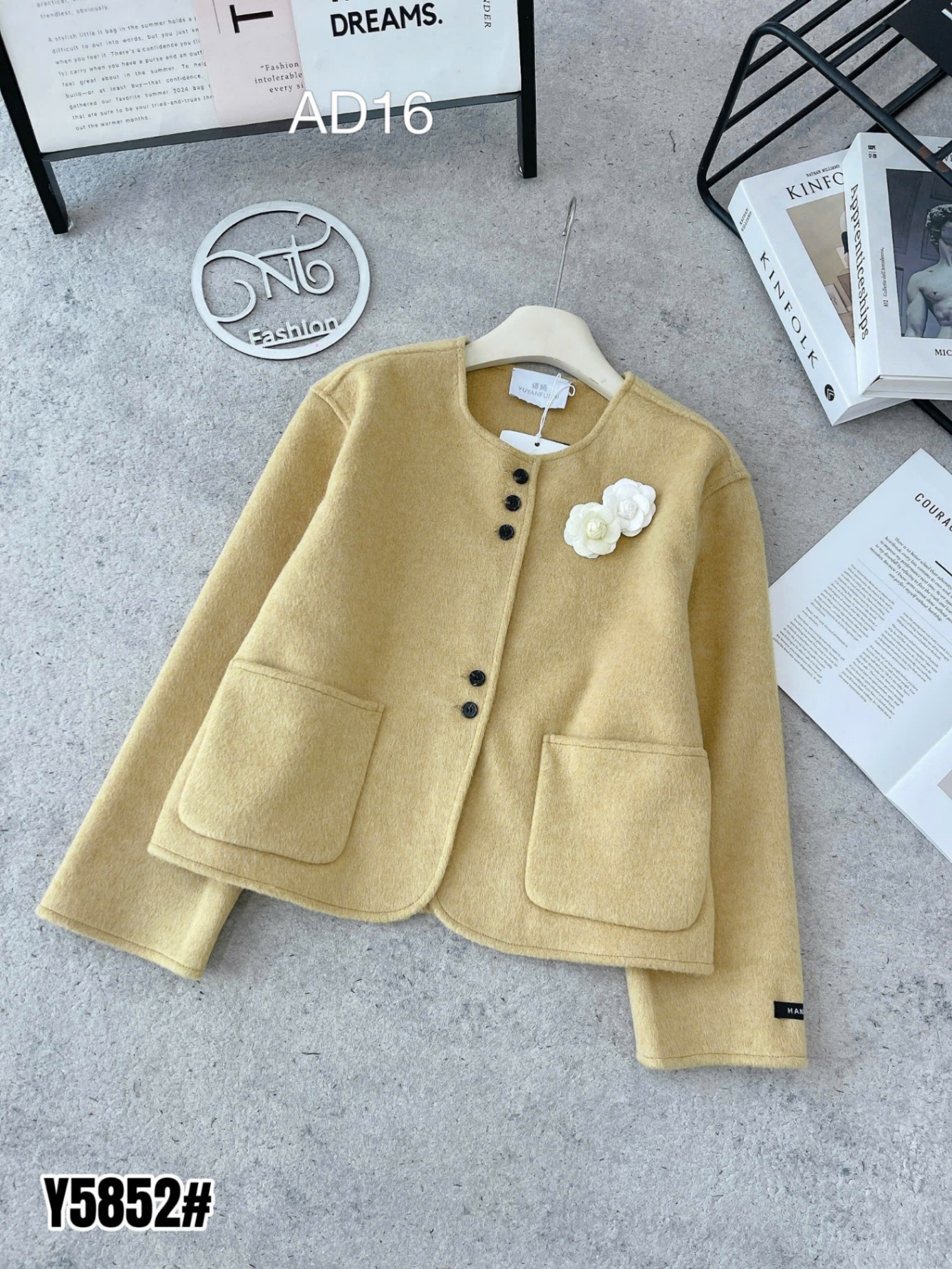 AD16 Áo dạ cổ tròn tag hoa trà