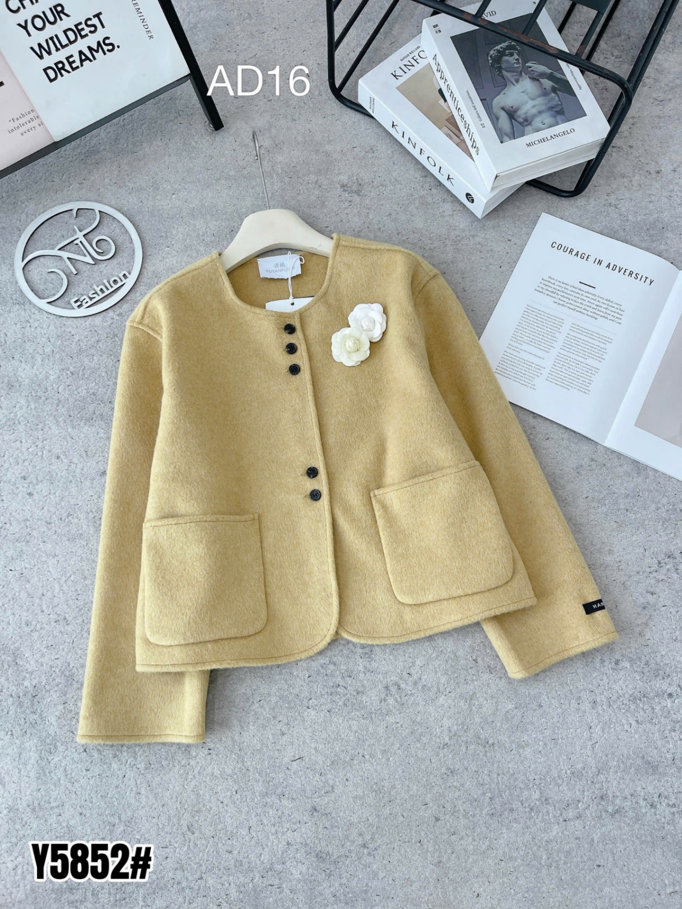 AD16 Áo dạ cổ tròn tag hoa trà