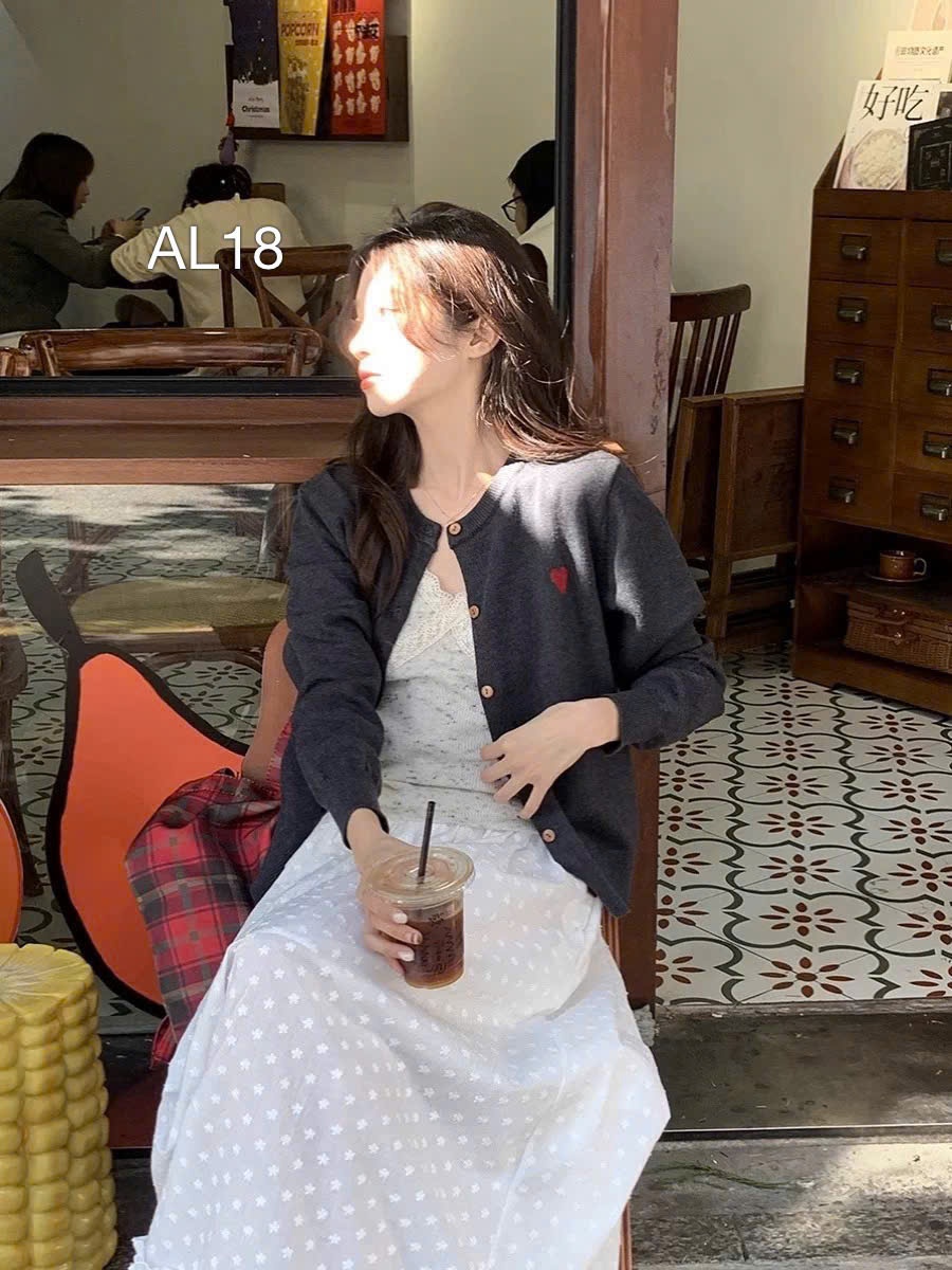 AL18 Áo len cardigan thêu tim