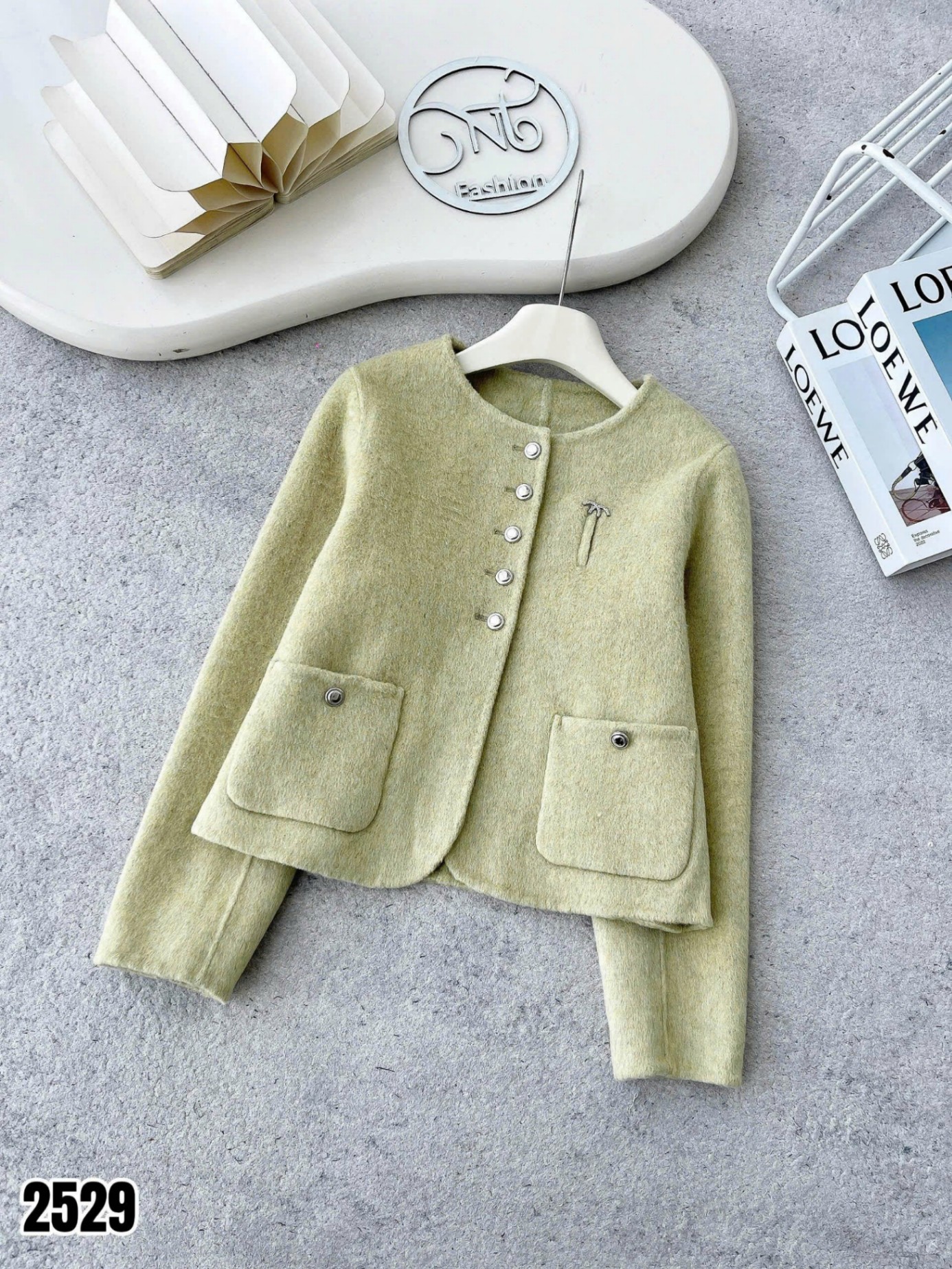 AD2529 Áo dạ cổ tròn tag đá