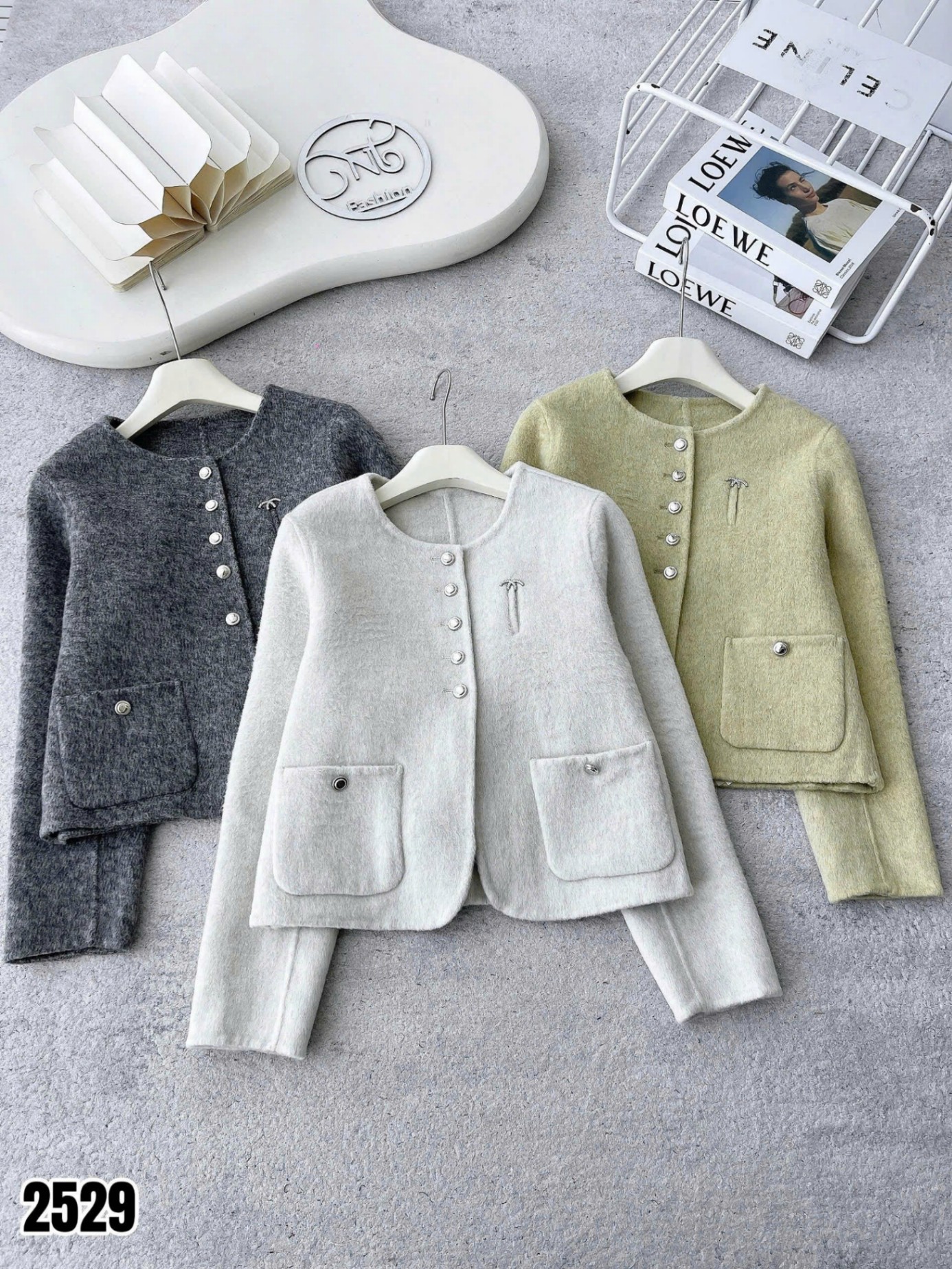 AD2529 Áo dạ cổ tròn tag đá
