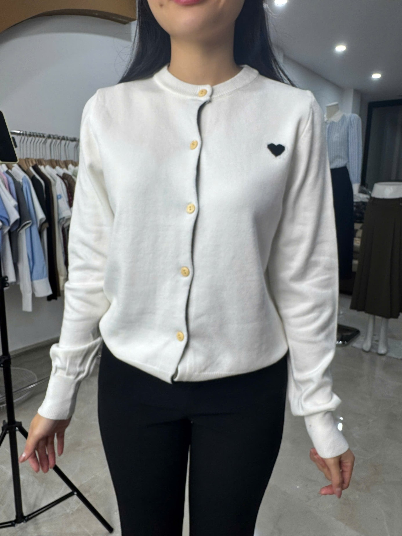 AL18 Áo len cardigan thêu tim