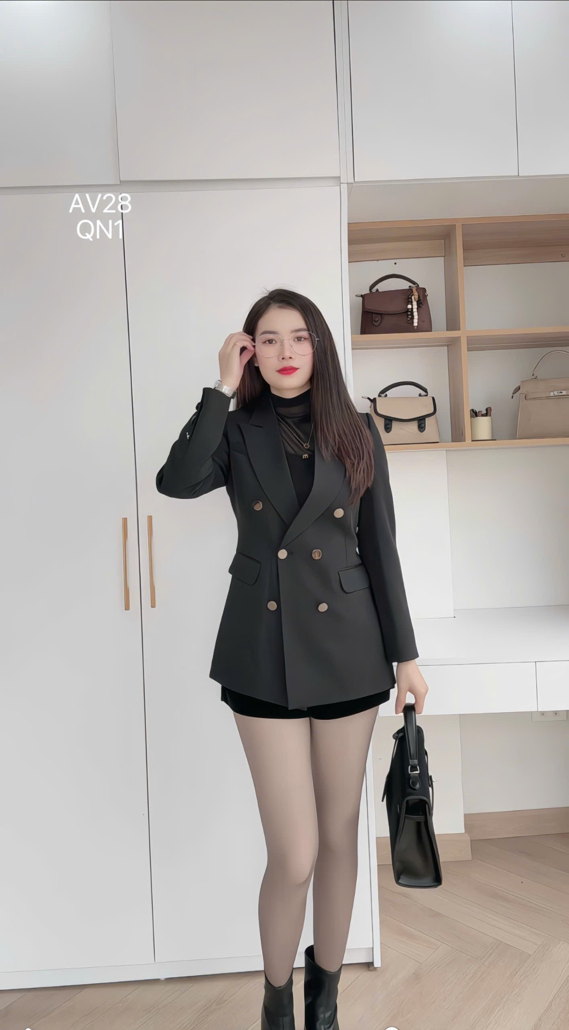 AV28 áo vest 6 cúc tag YSL