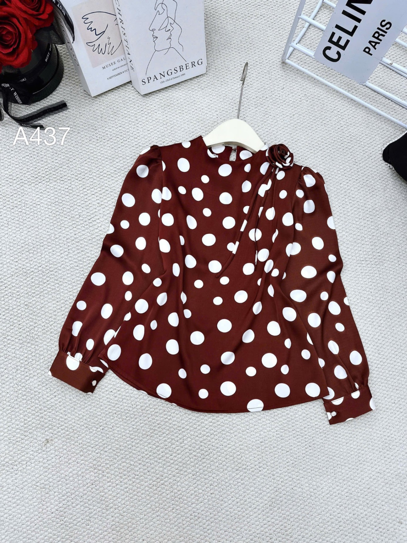 A437 áo chấm bi hoa cổ