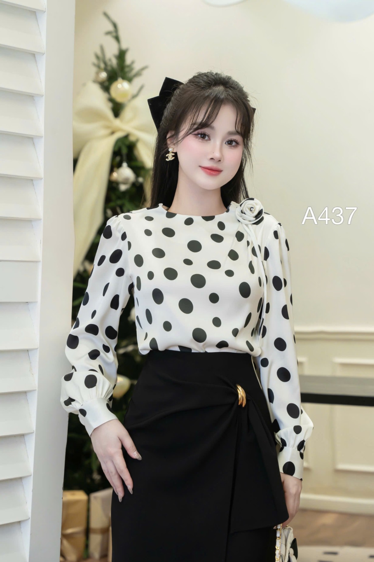 A437 áo chấm bi hoa cổ