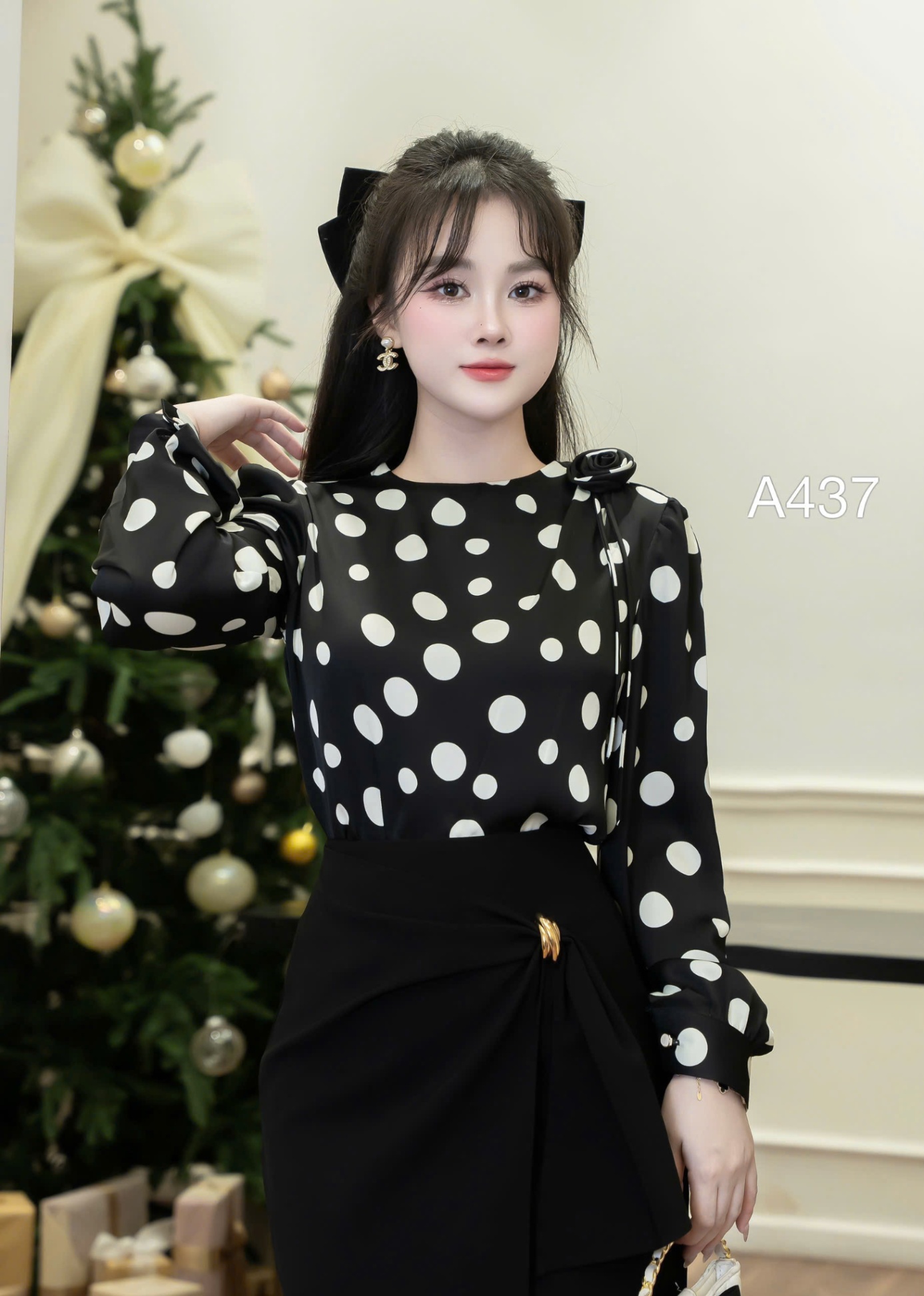 A437 áo chấm bi hoa cổ