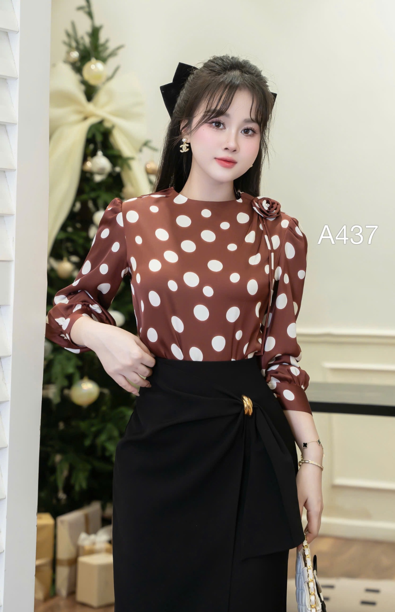 A437 áo chấm bi hoa cổ