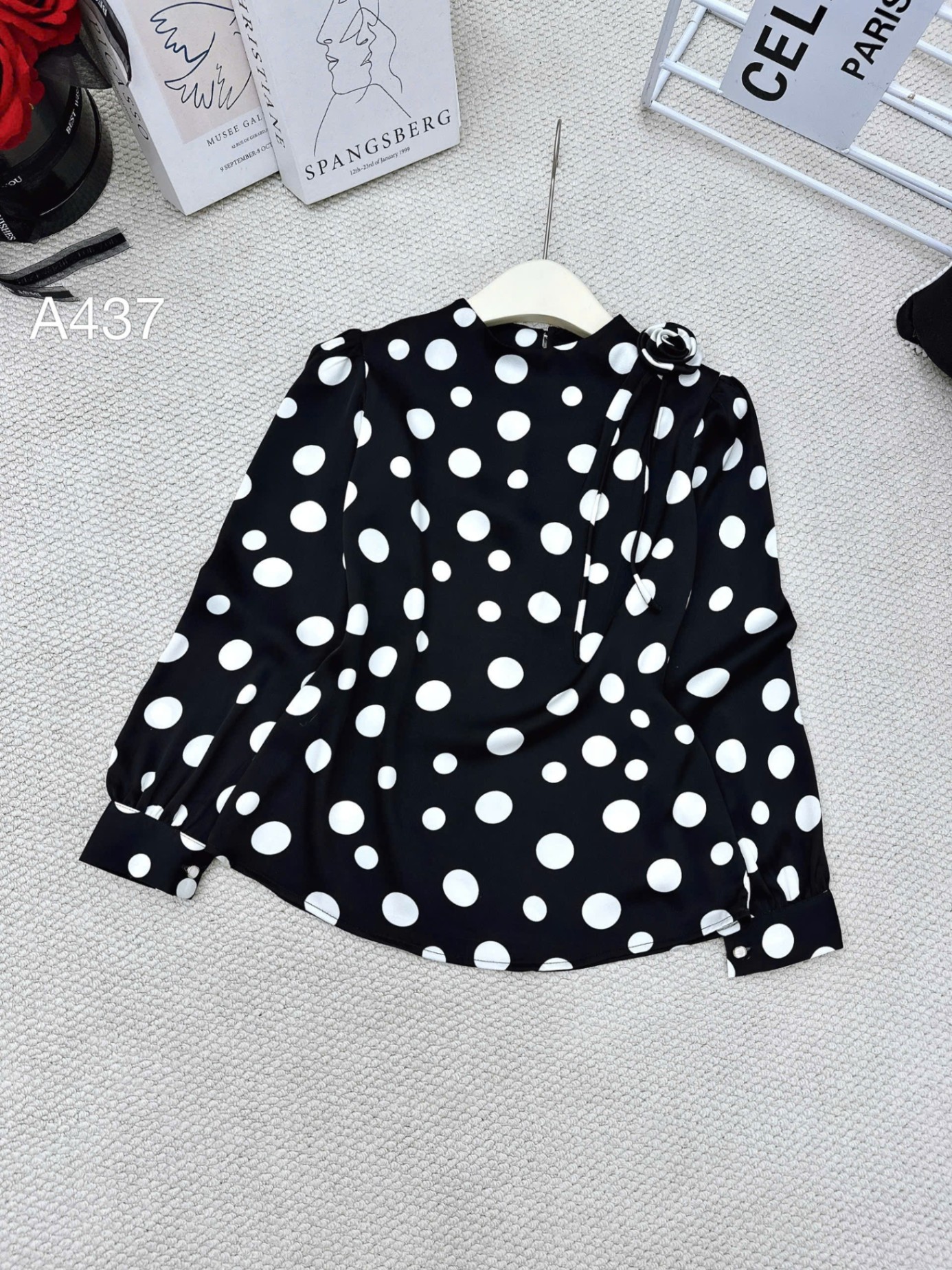 A437 áo chấm bi hoa cổ