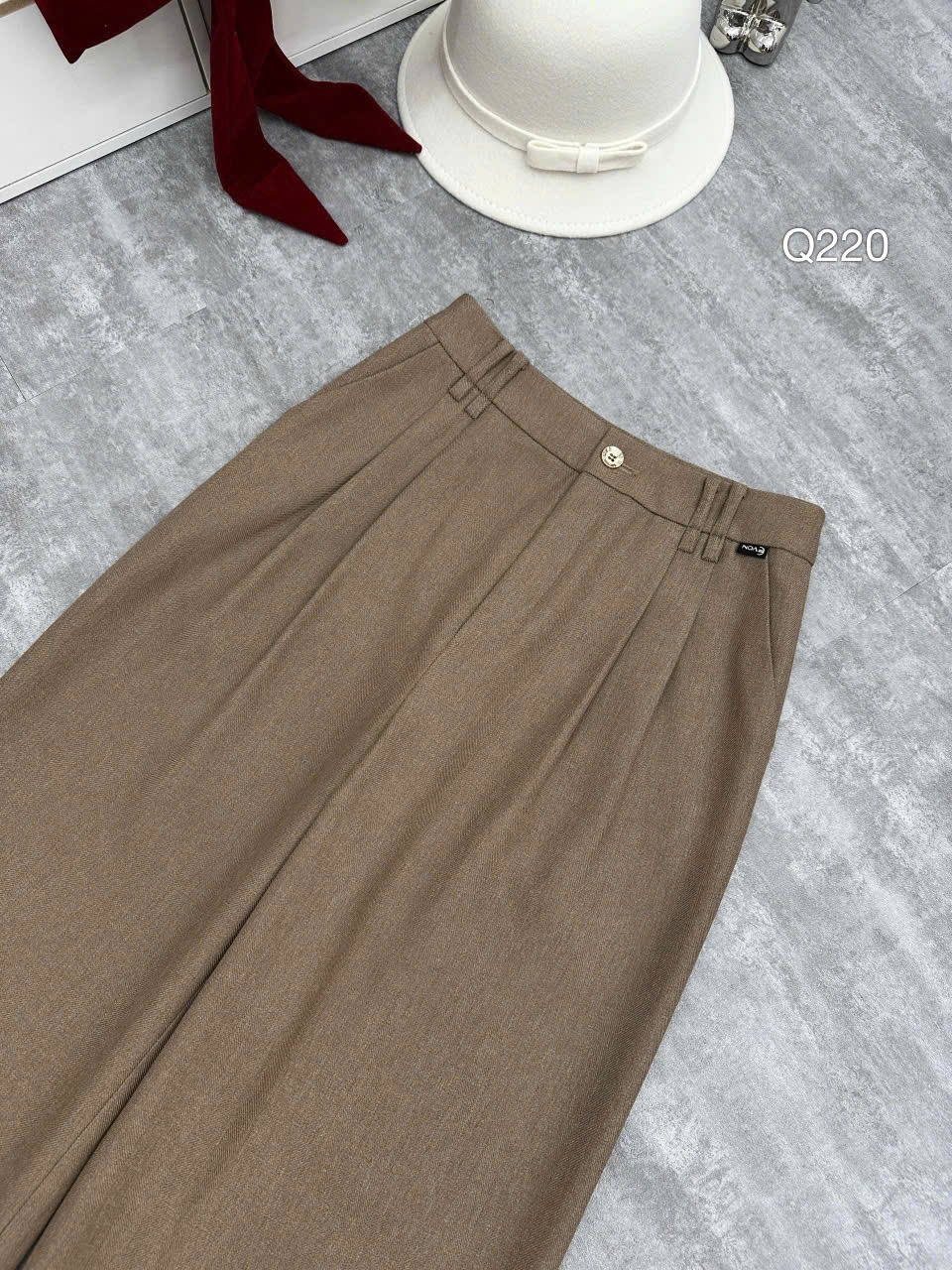 Q220 quần dạ dài 102