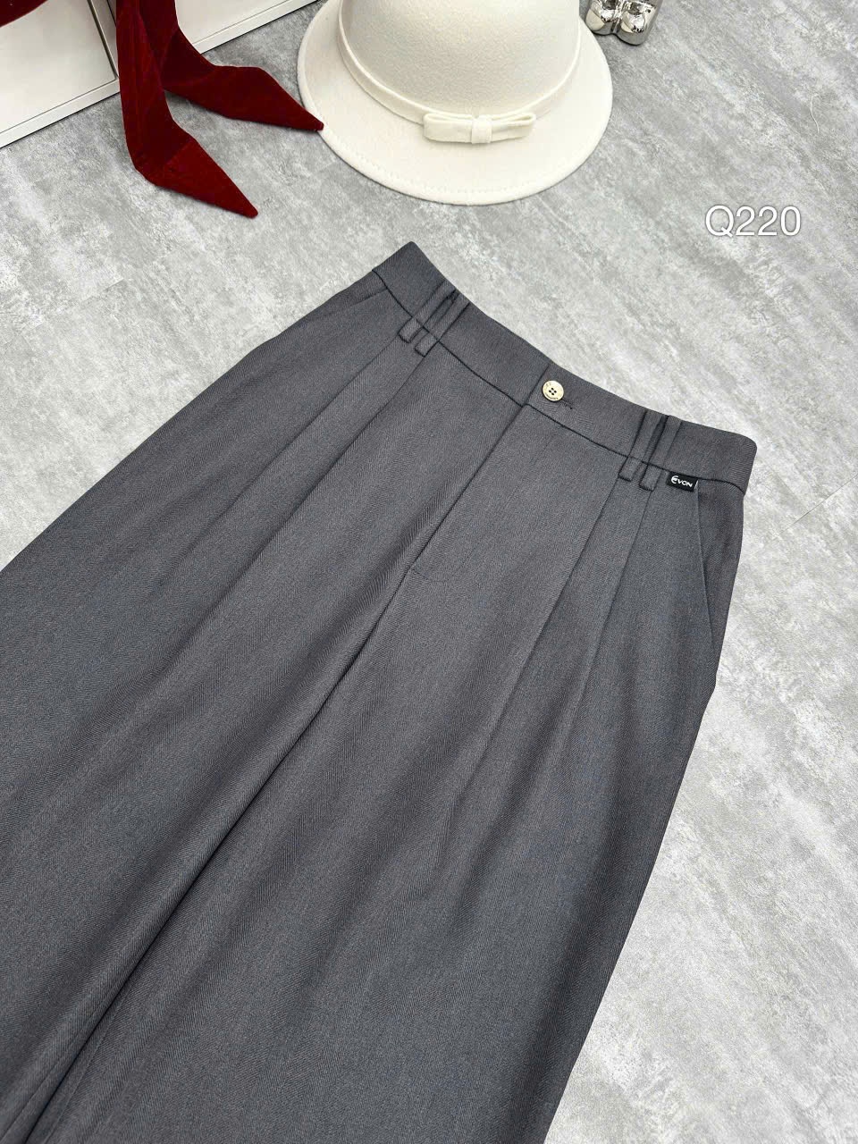Q220 quần dạ dài 102