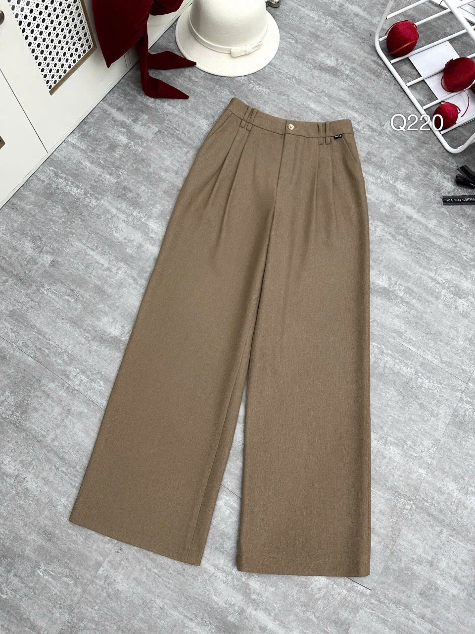 Q220 quần dạ dài 102