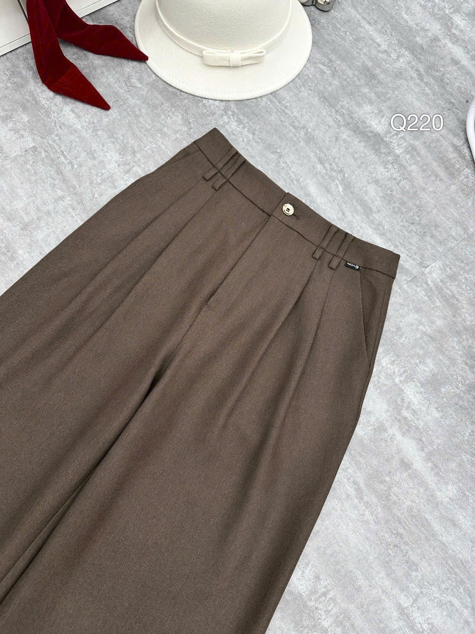 Q220 quần dạ dài 102