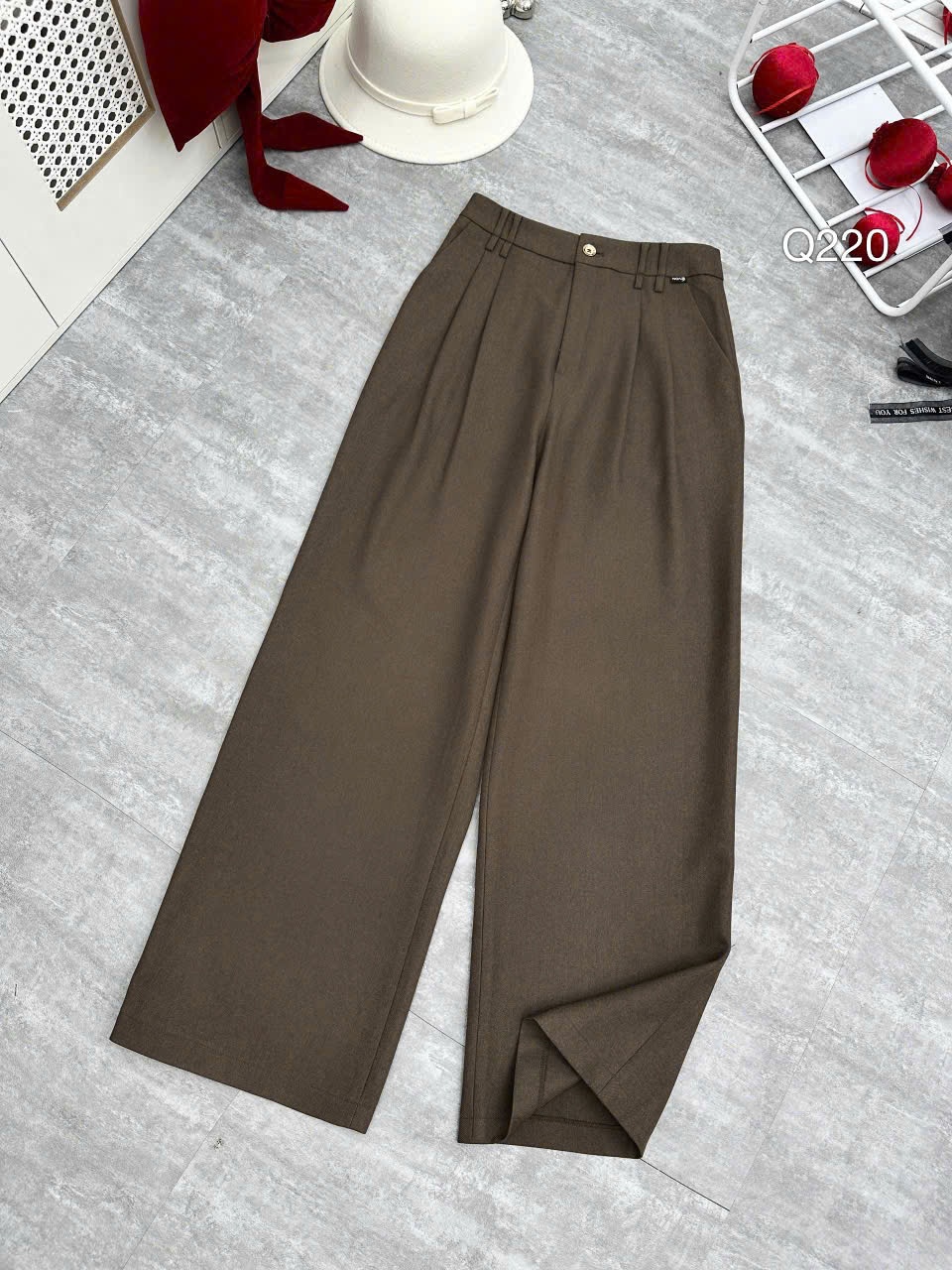 Q220 quần dạ dài 102