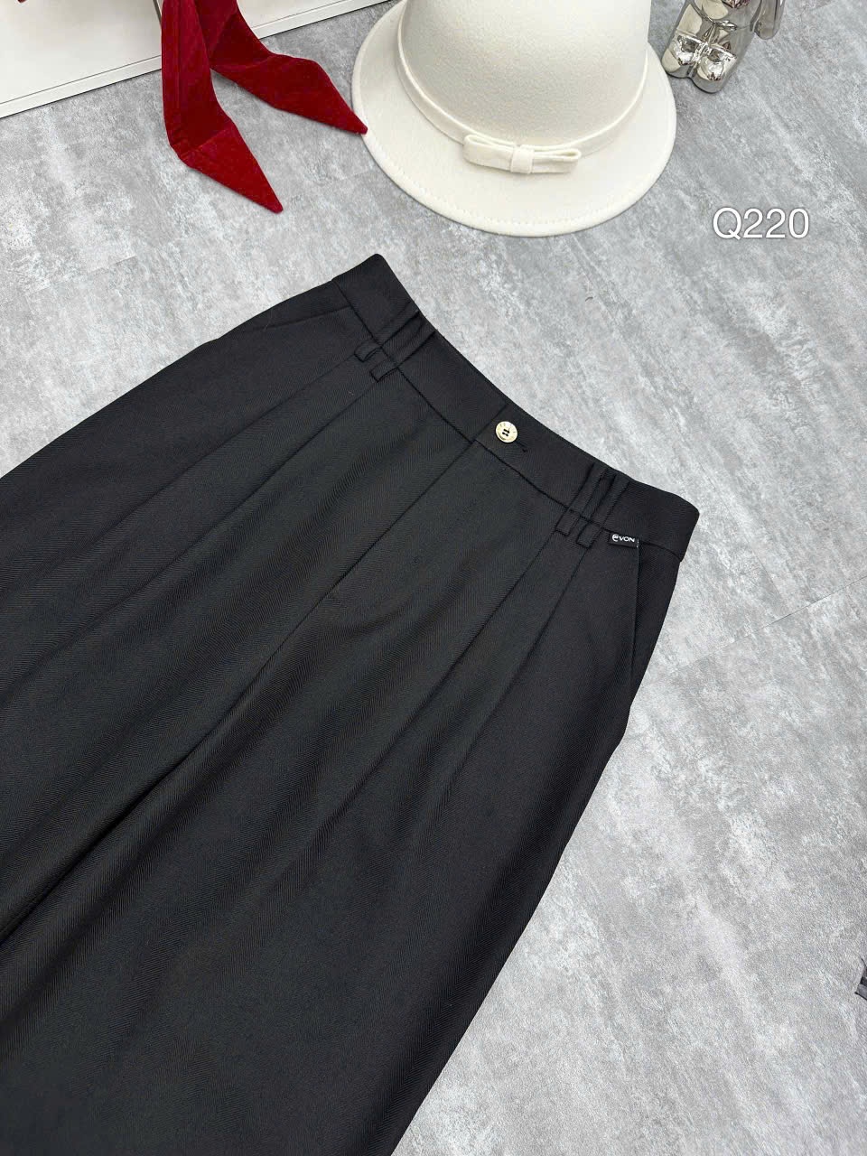 Q220 quần dạ dài 102