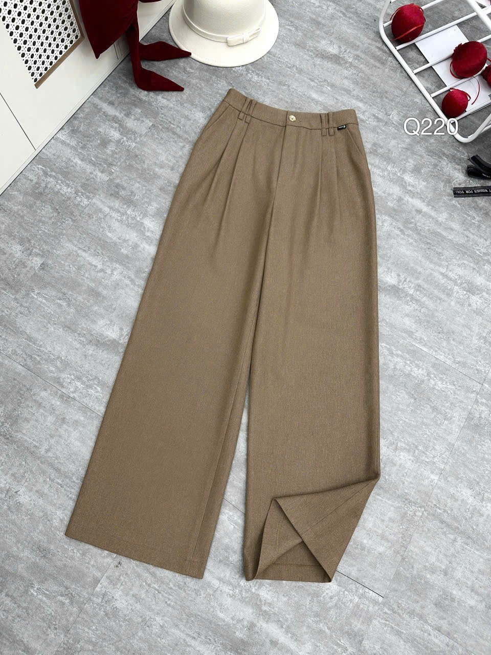 Q220 quần dạ dài 102
