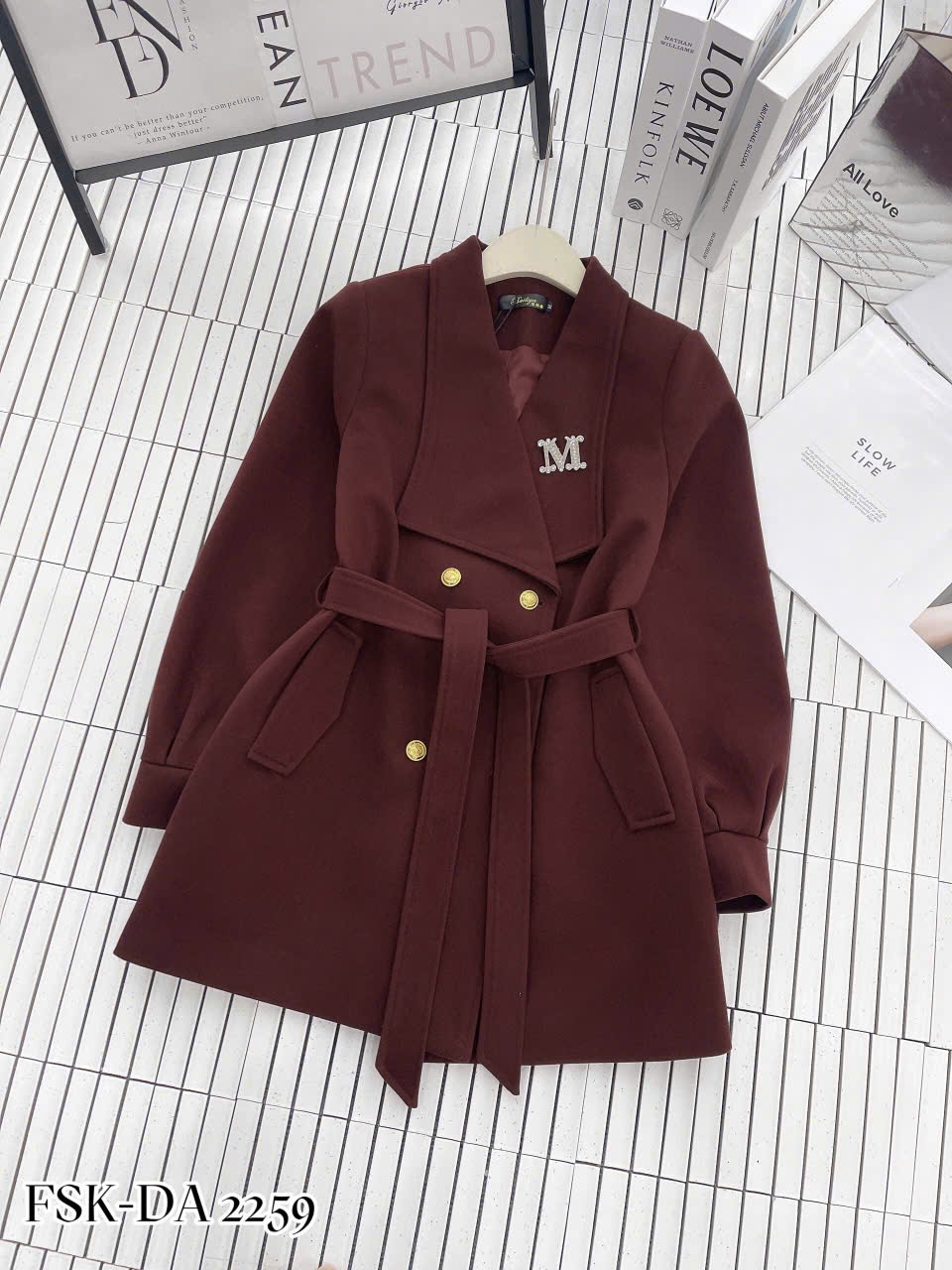 MT2259 áo dạ QC dáng ngắn kèm cài đá M