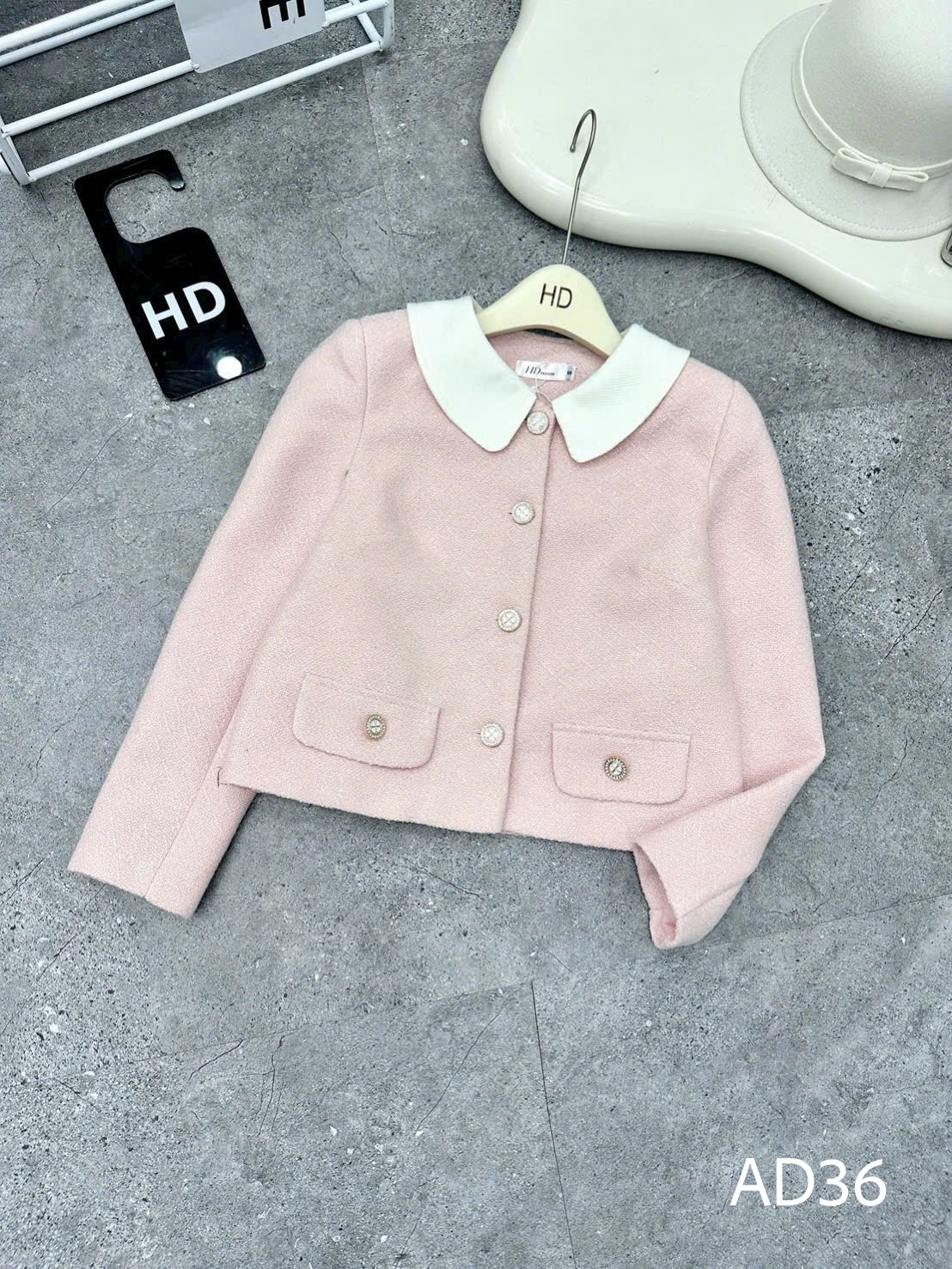 AD36 Áo dạ cổ trắng cúc hoa
