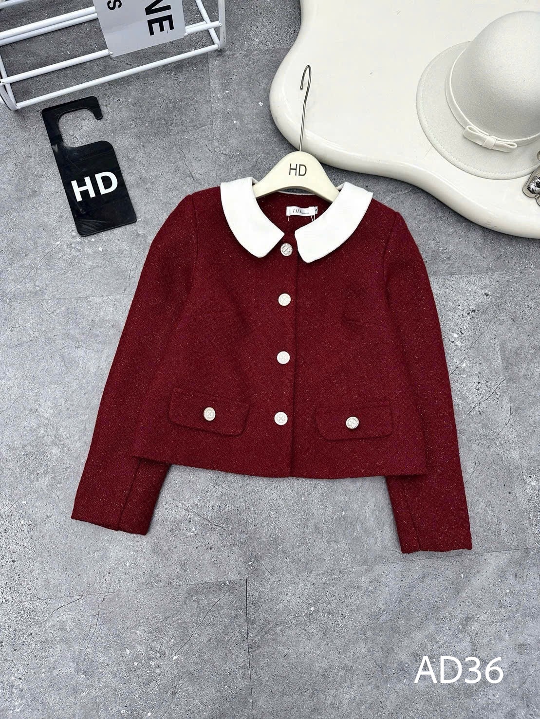 AD36 Áo dạ cổ trắng cúc hoa