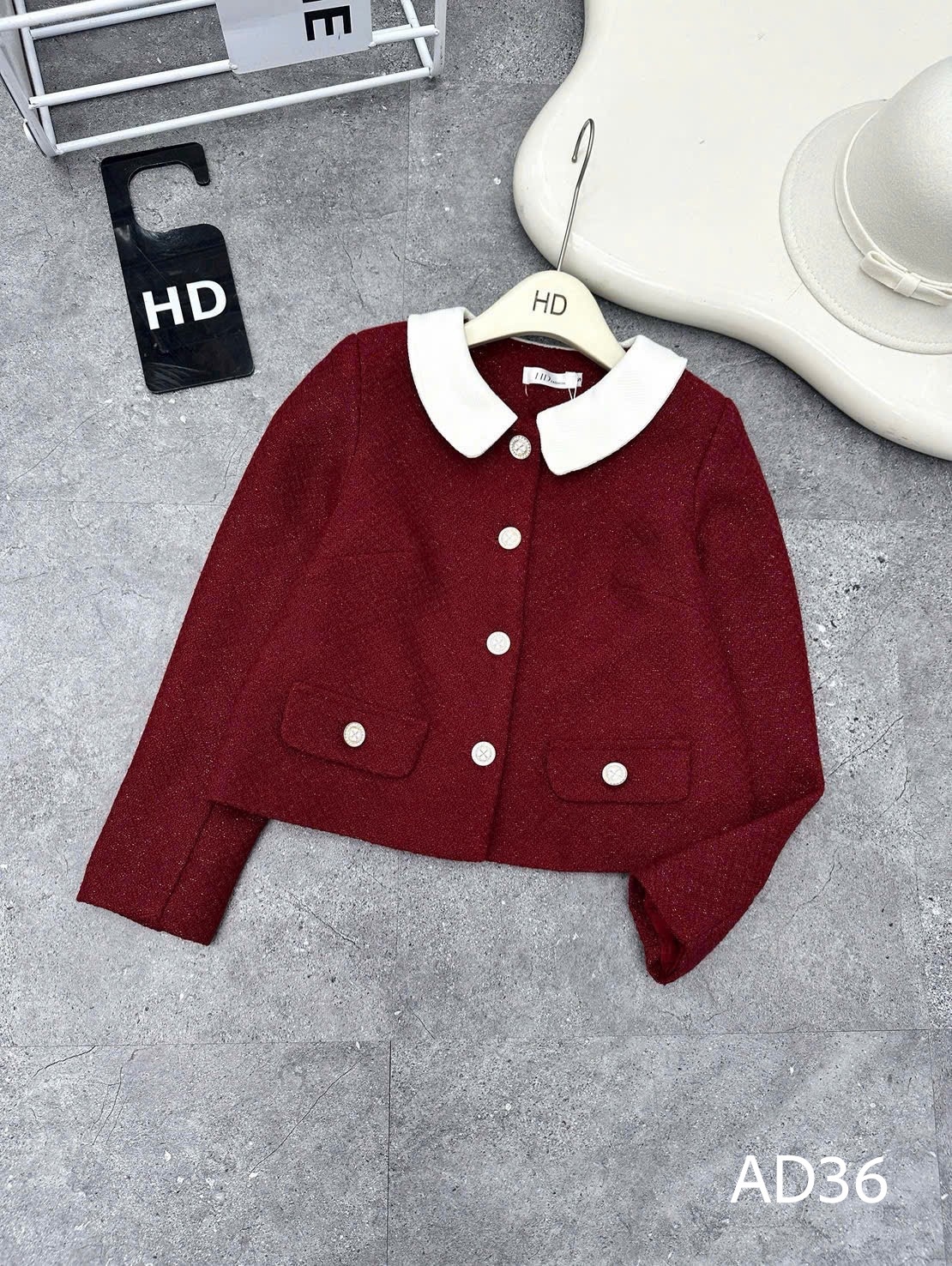 AD36 Áo dạ cổ trắng cúc hoa
