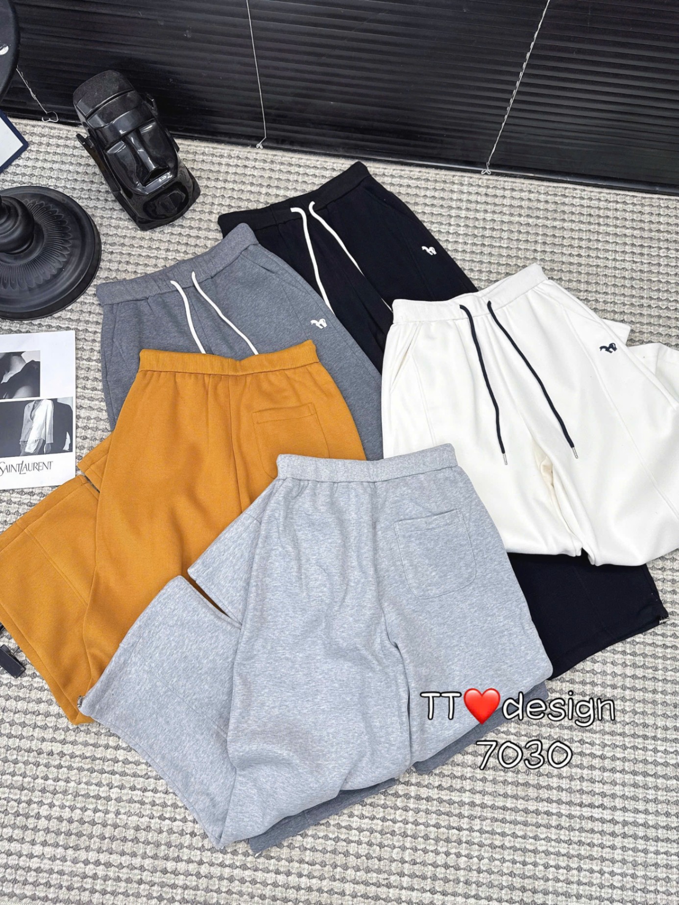 Q7030 Quần nỉ thêu ngựa