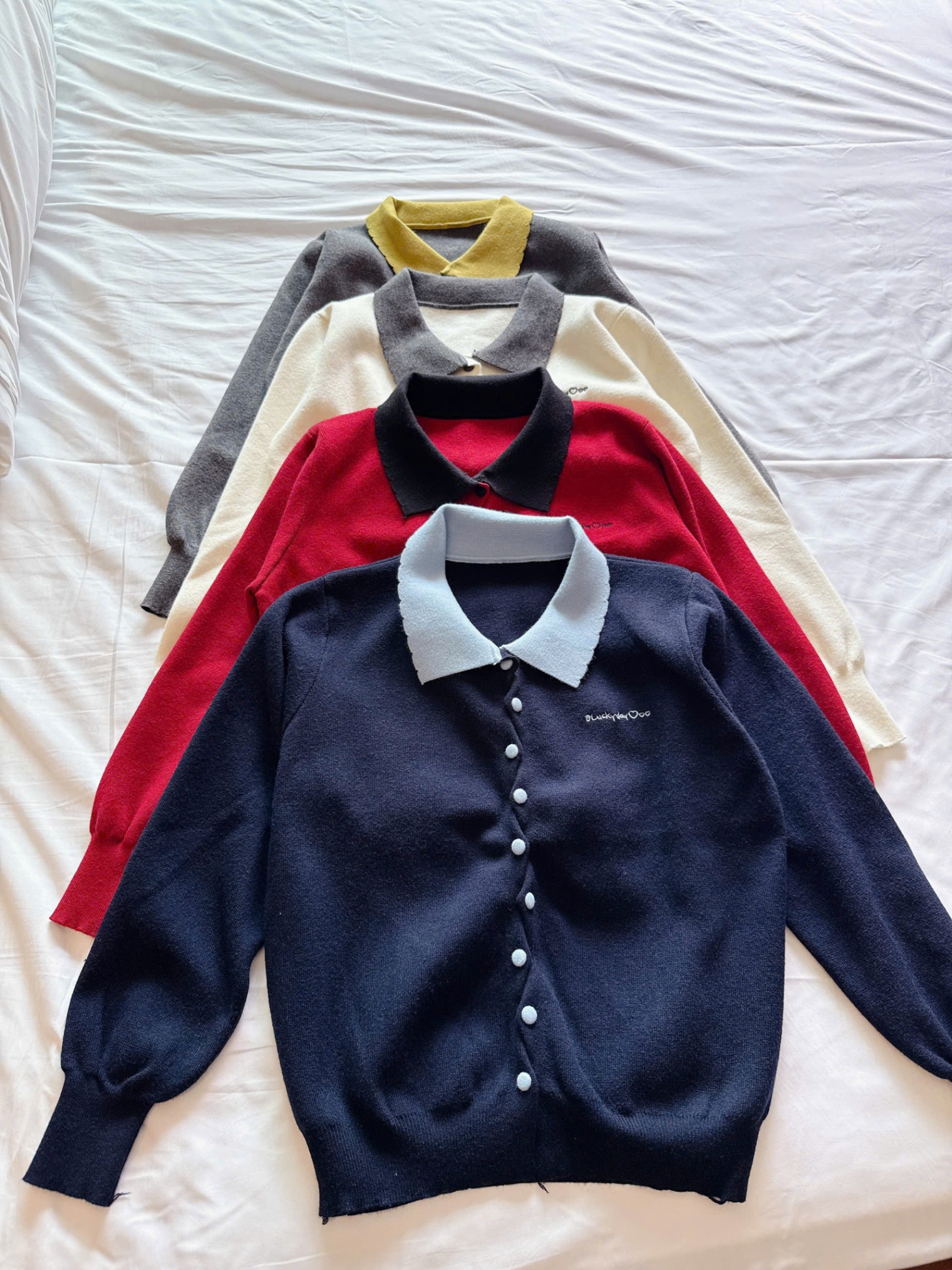 AL37 áo len cổ phối Lucky