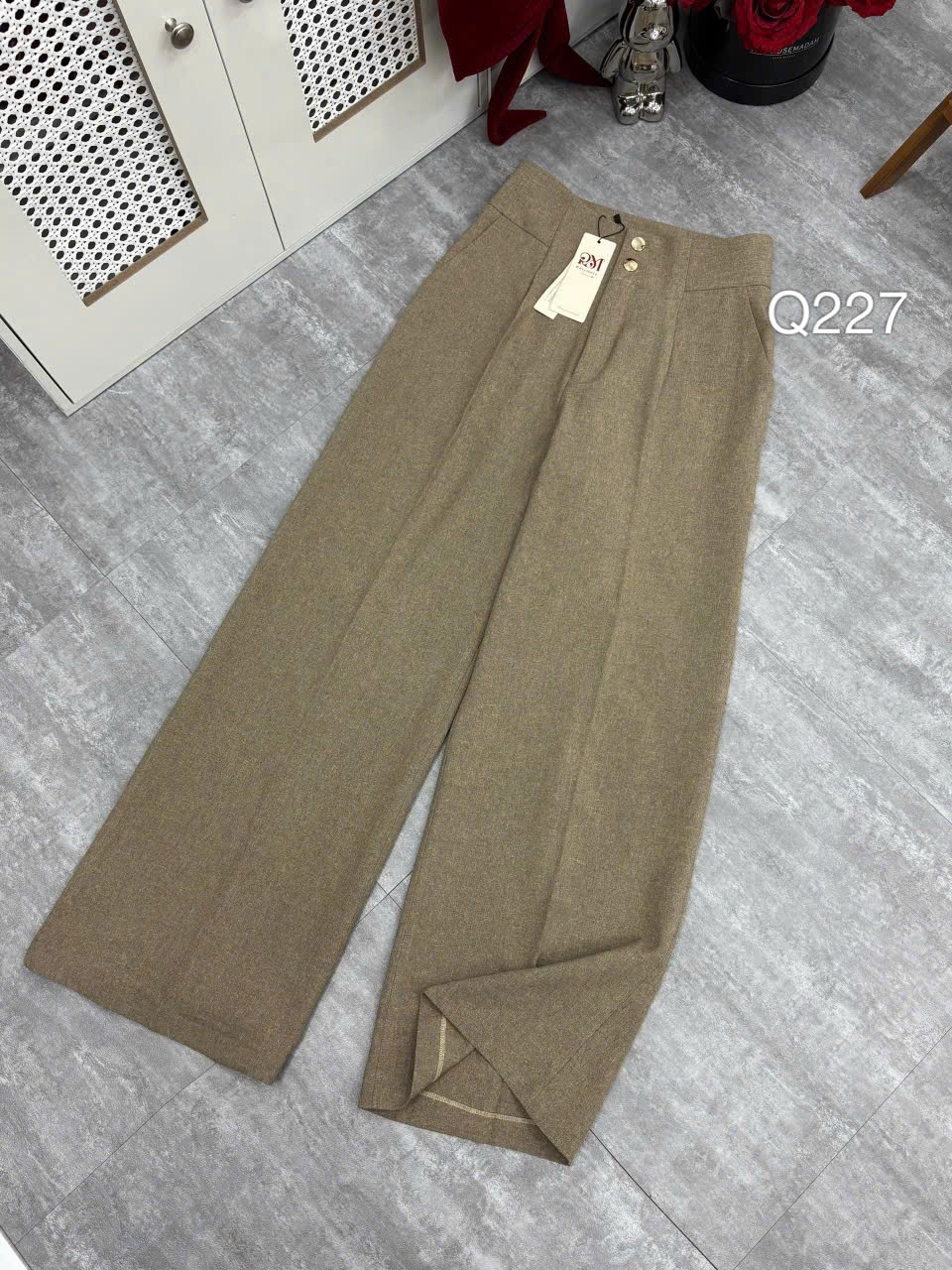 Q227 Quần xuông cạp 2 cúc vàng
