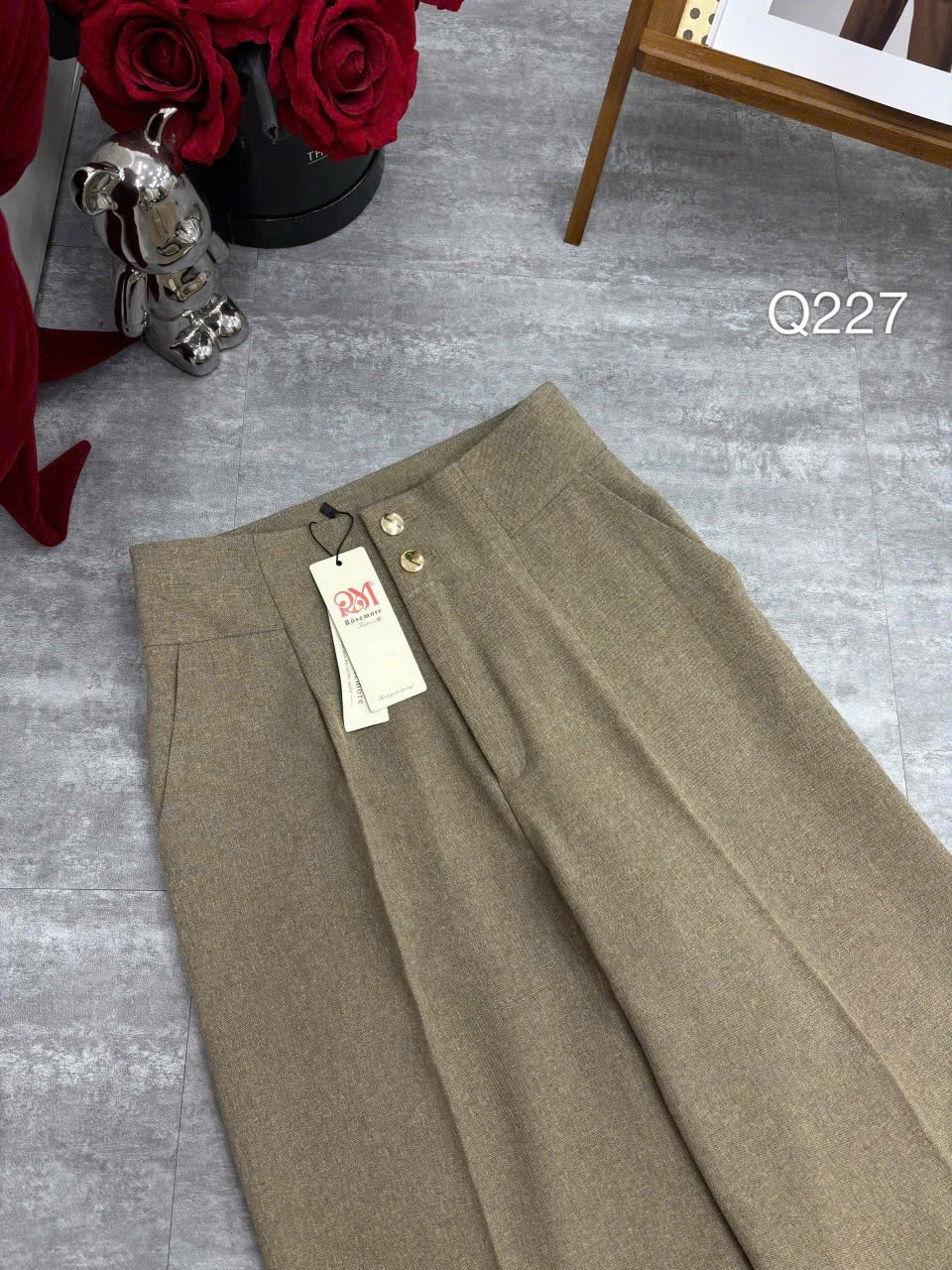 Q227 Quần xuông cạp 2 cúc vàng